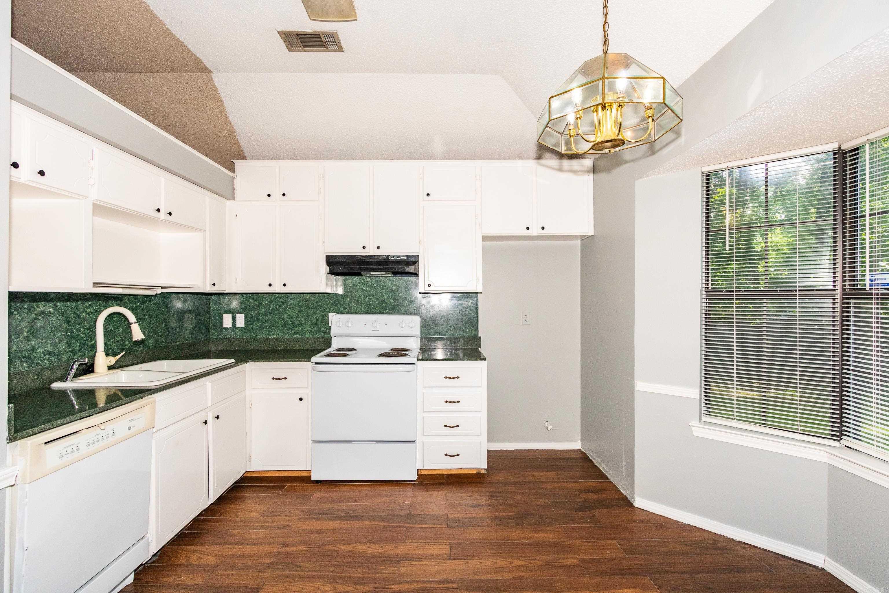 8 Redleaf Circle  Little Rock, AR