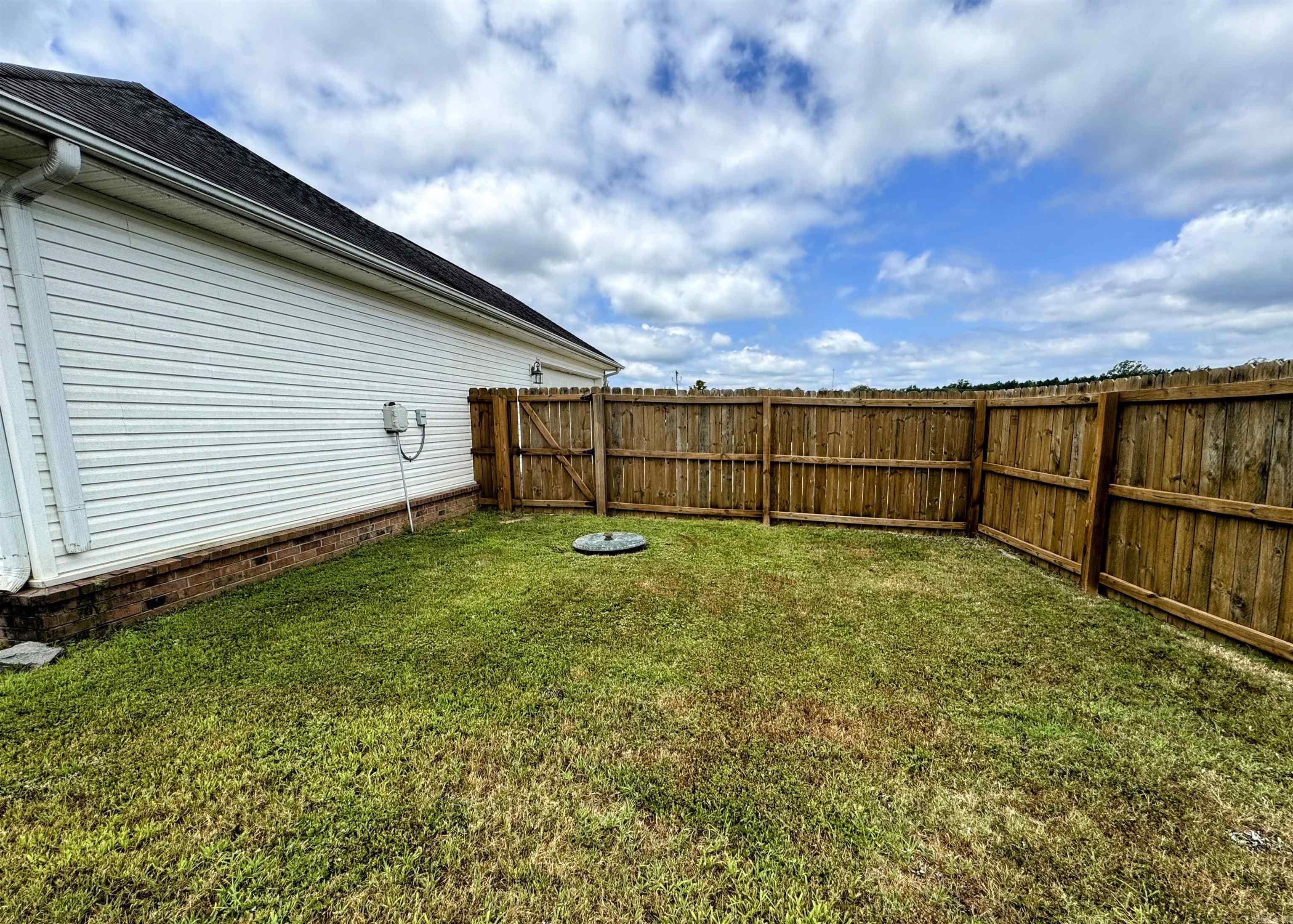 129 Creek Cir  Hensley, AR