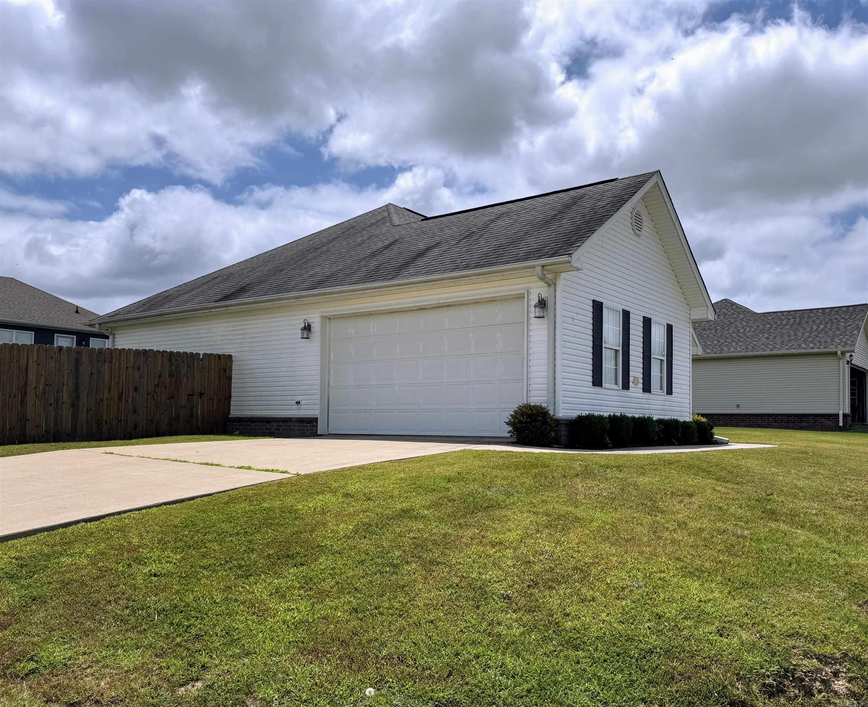 129 Creek Cir  Hensley, AR
