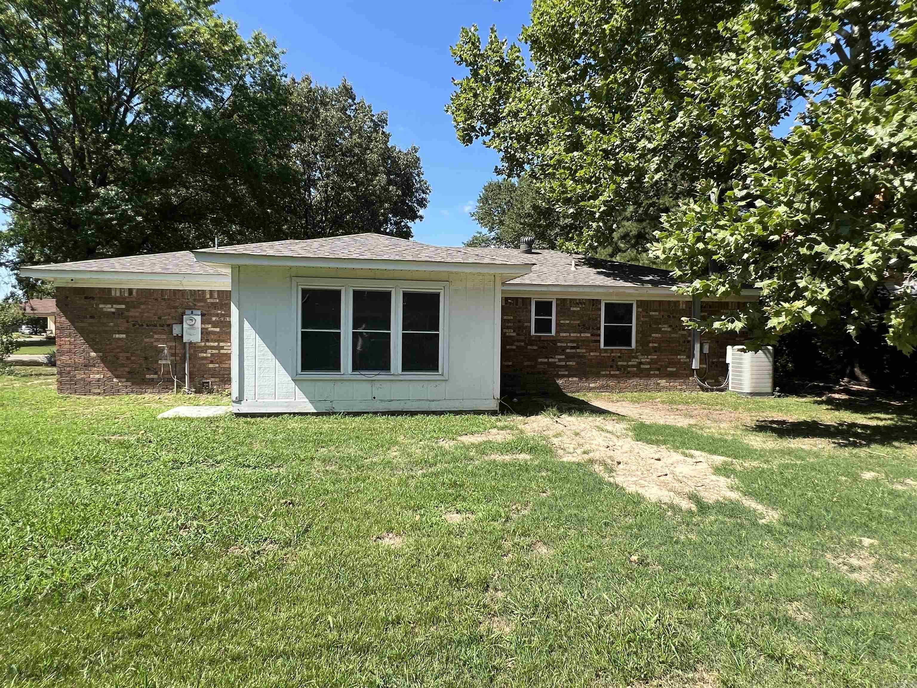 203 E Crystal Avenue Wynne, AR 72396