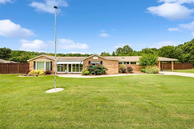 3212  Silica Heights  Benton, AR