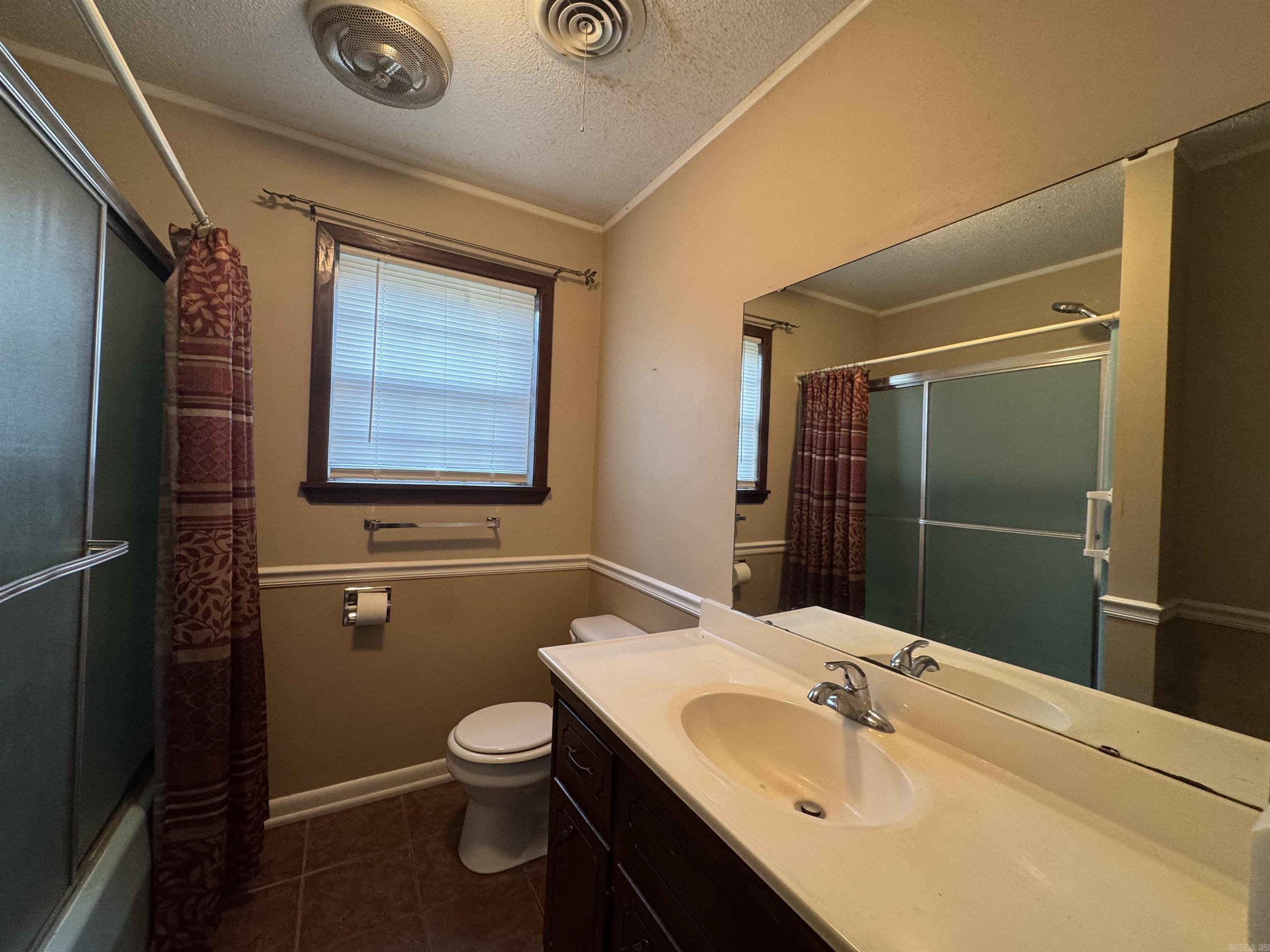521 W 10th  Newark, AR
