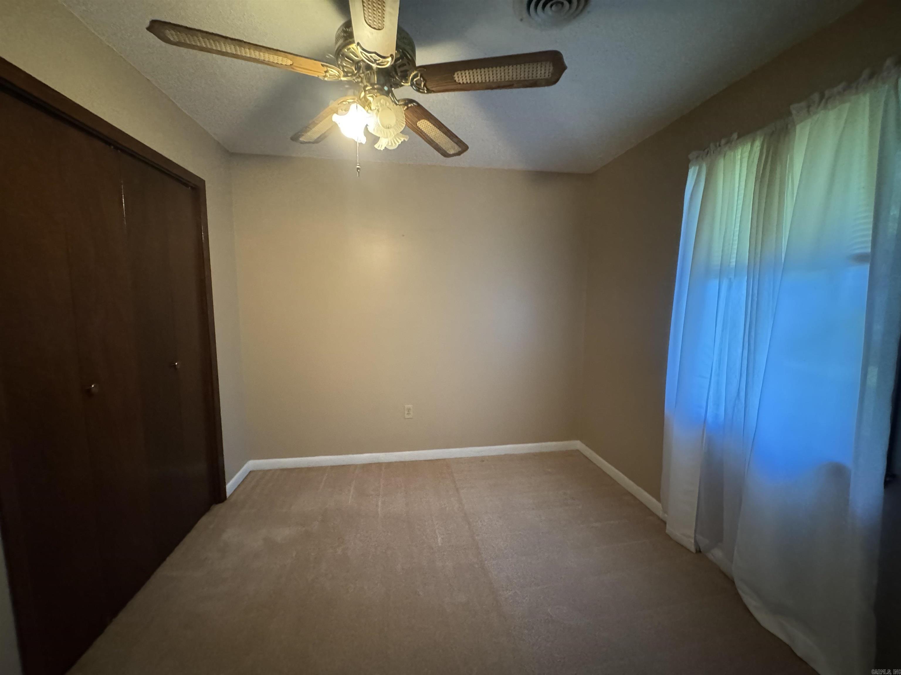 521 W 10th  Newark, AR