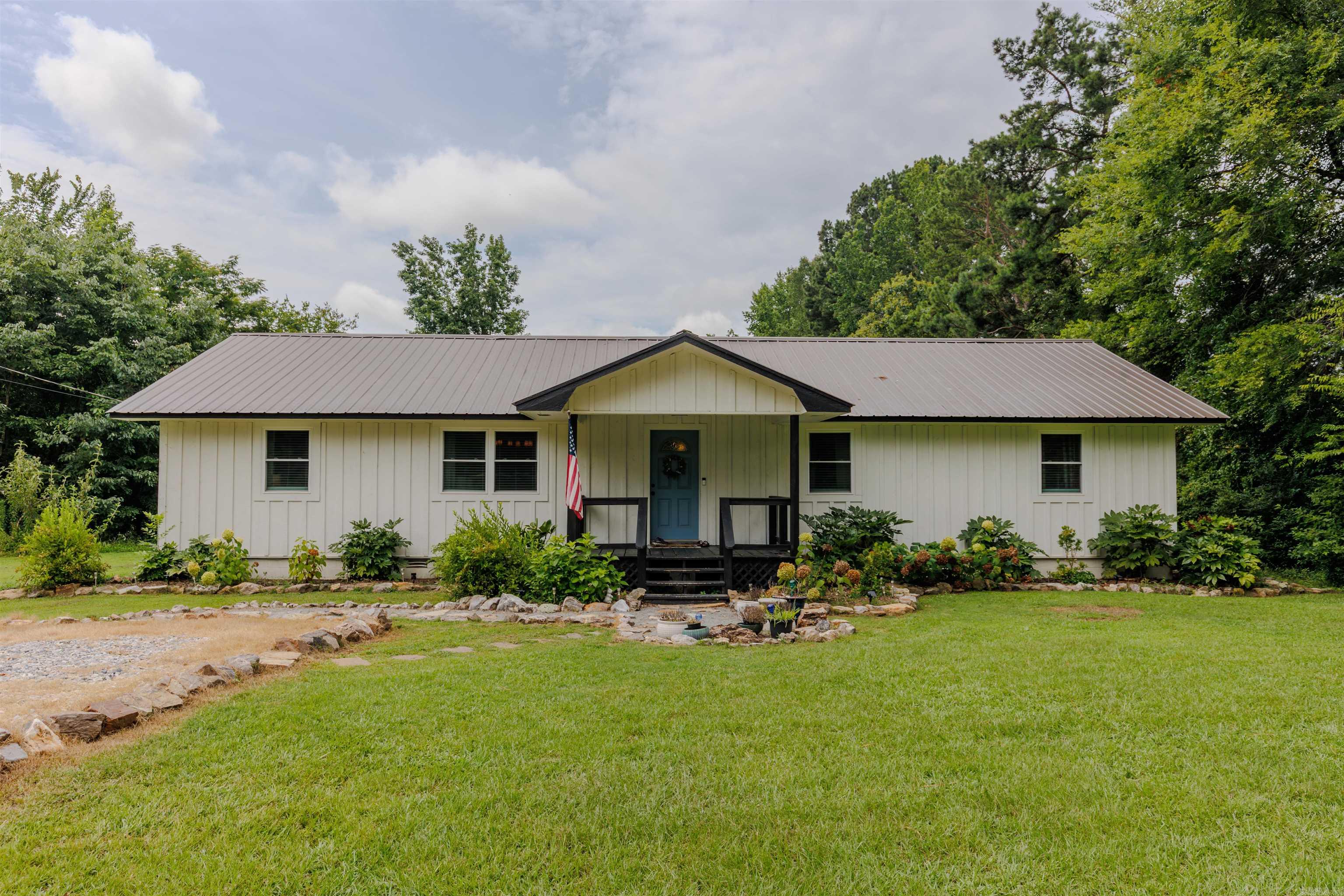 3643 Highway 60 W