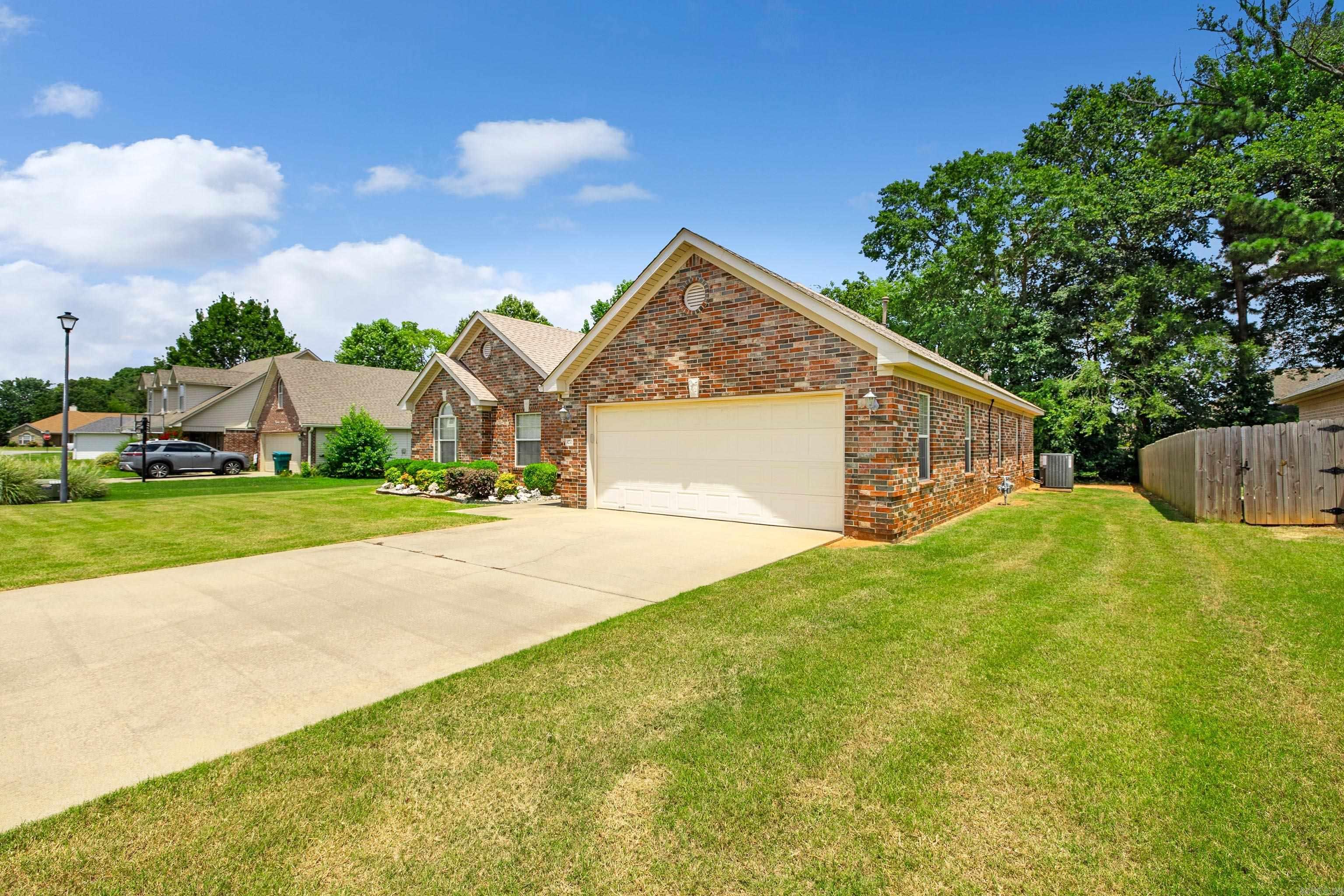 3270 Clover Hill Lane  Benton, AR