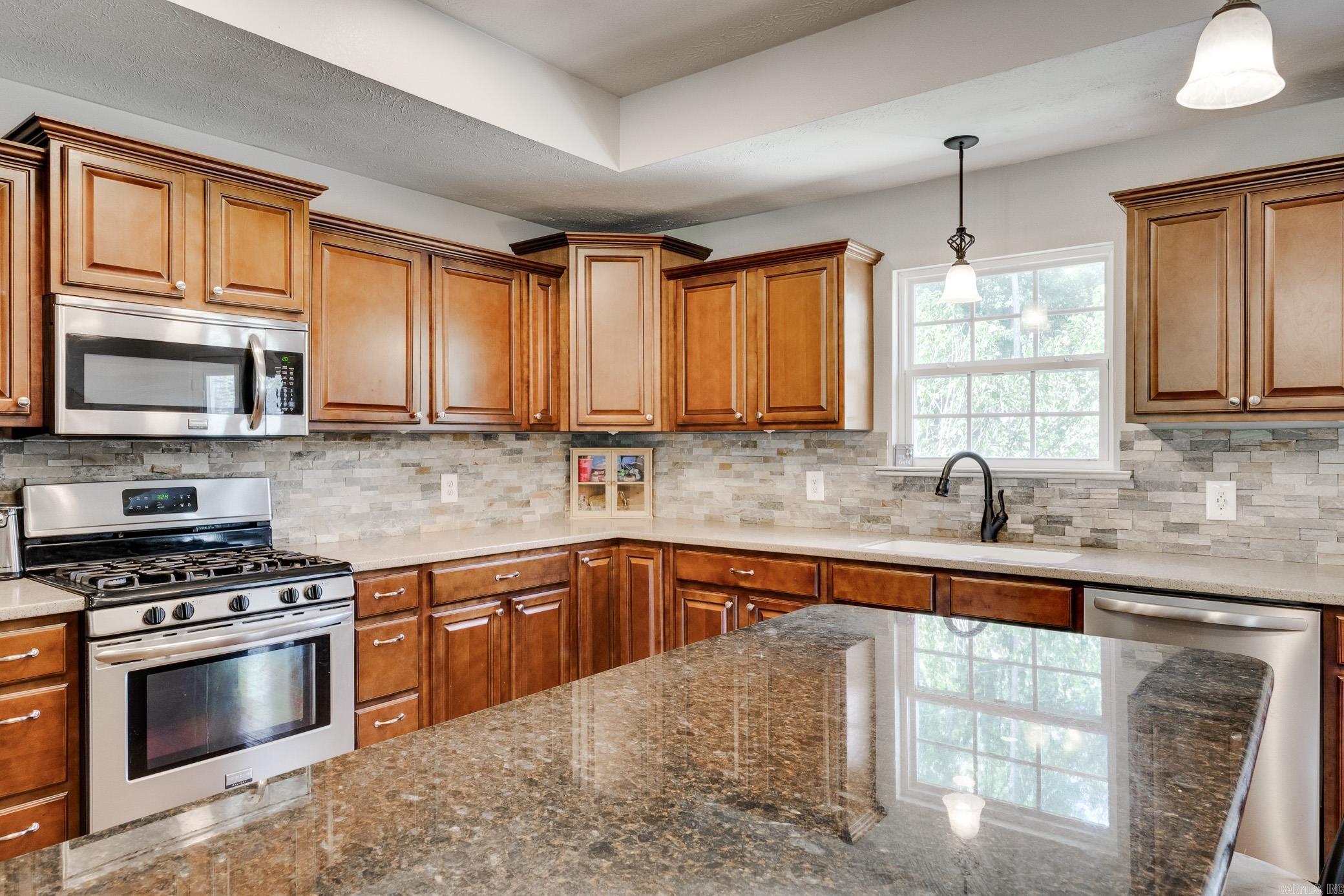 79 Kennedy Hollow  Houston, AR