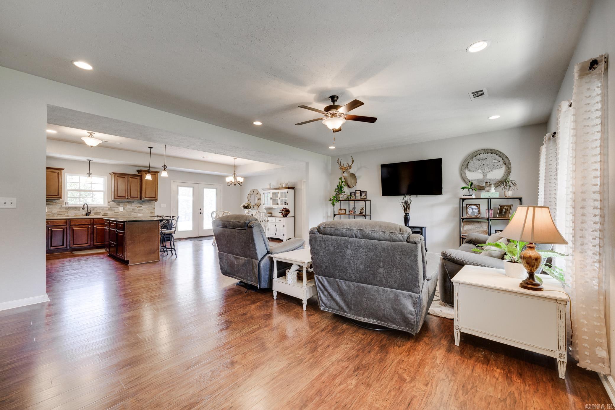 79 Kennedy Hollow  Houston, AR