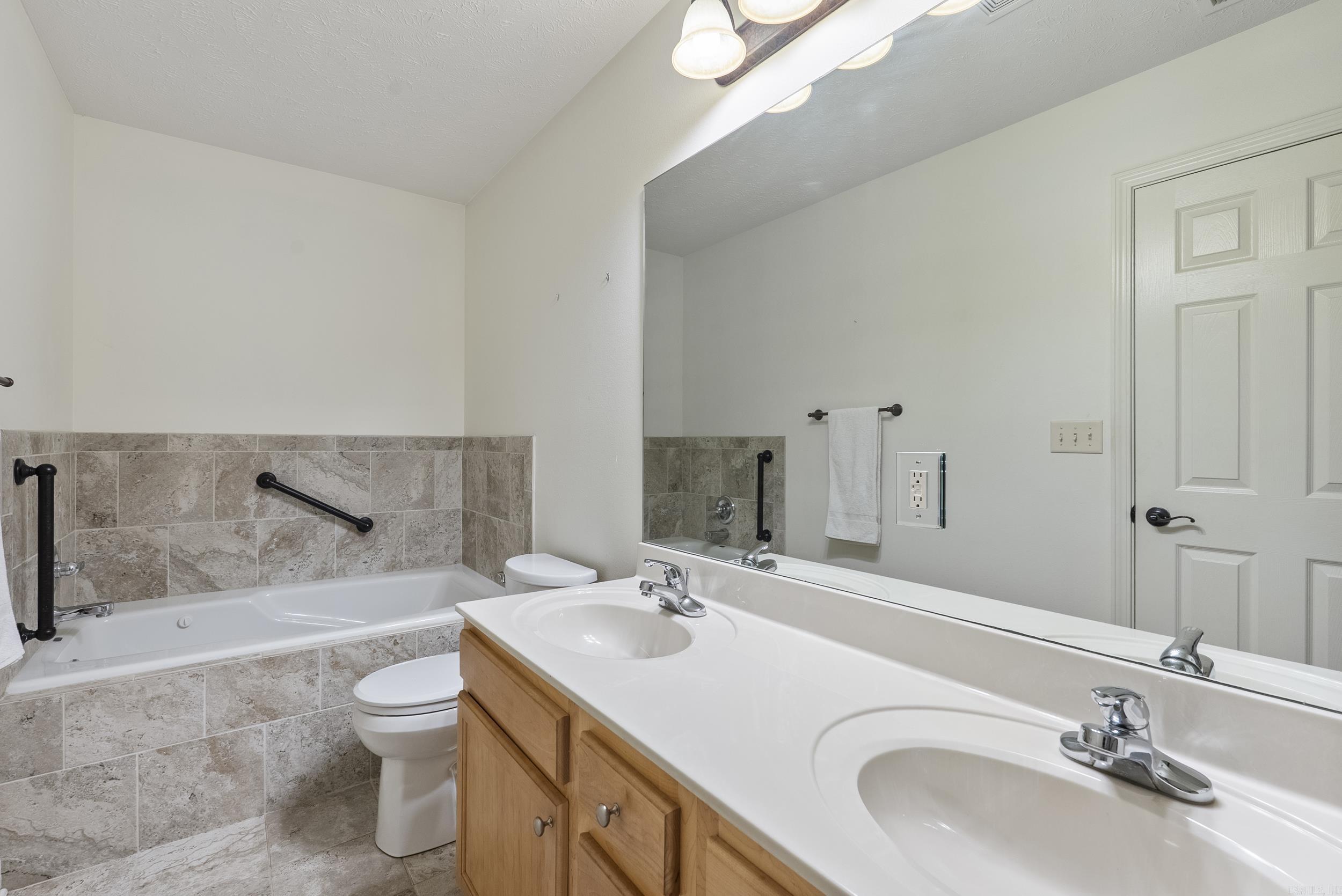 16 Amethyst  Greenbrier, AR