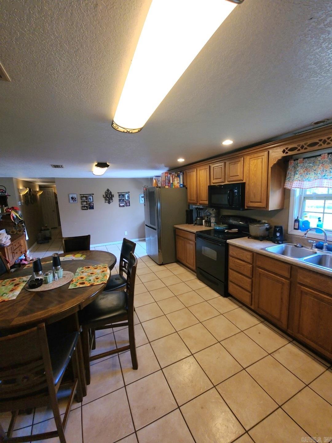 343 W 13th  Newark, AR