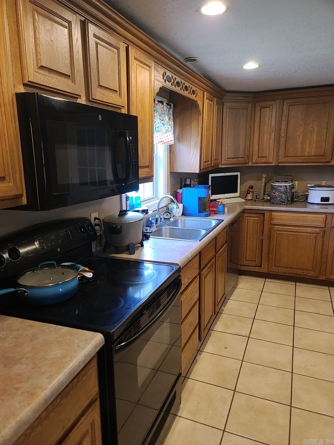 343 W 13th  Newark, AR