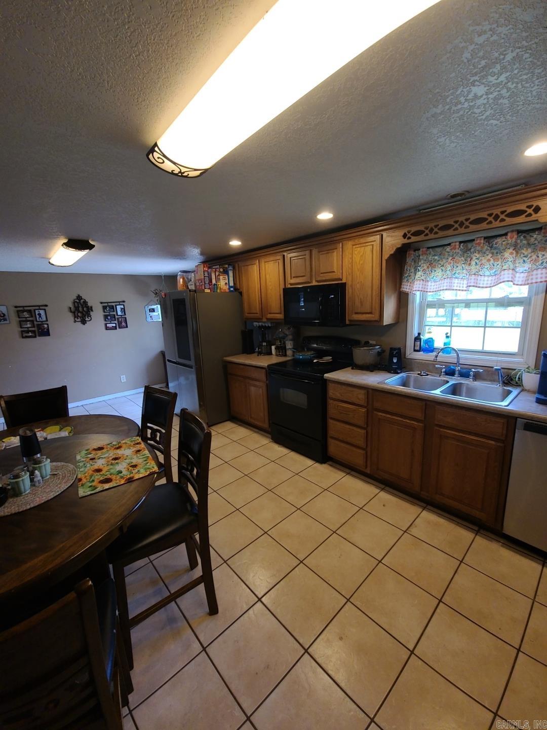 343 W 13th  Newark, AR