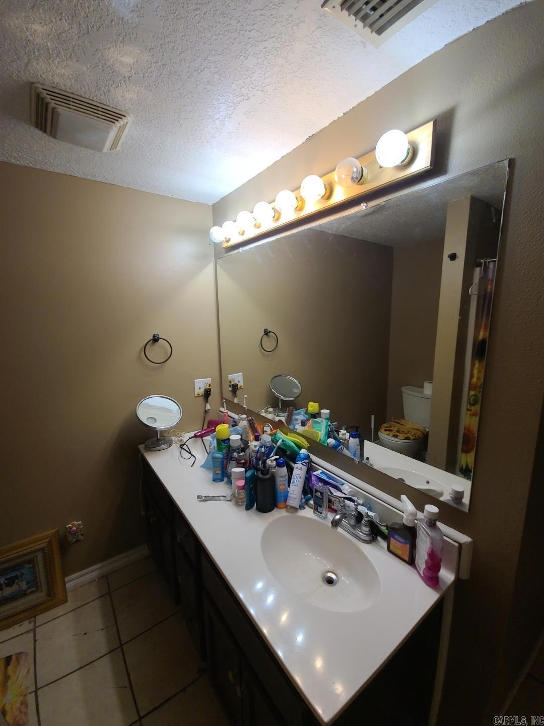 343 W 13th  Newark, AR