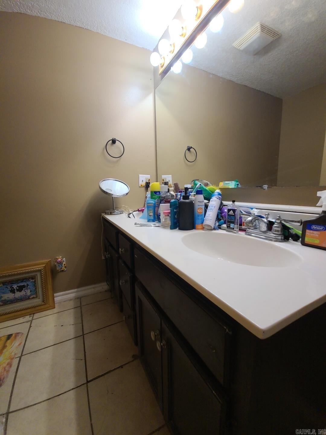 343 W 13th  Newark, AR