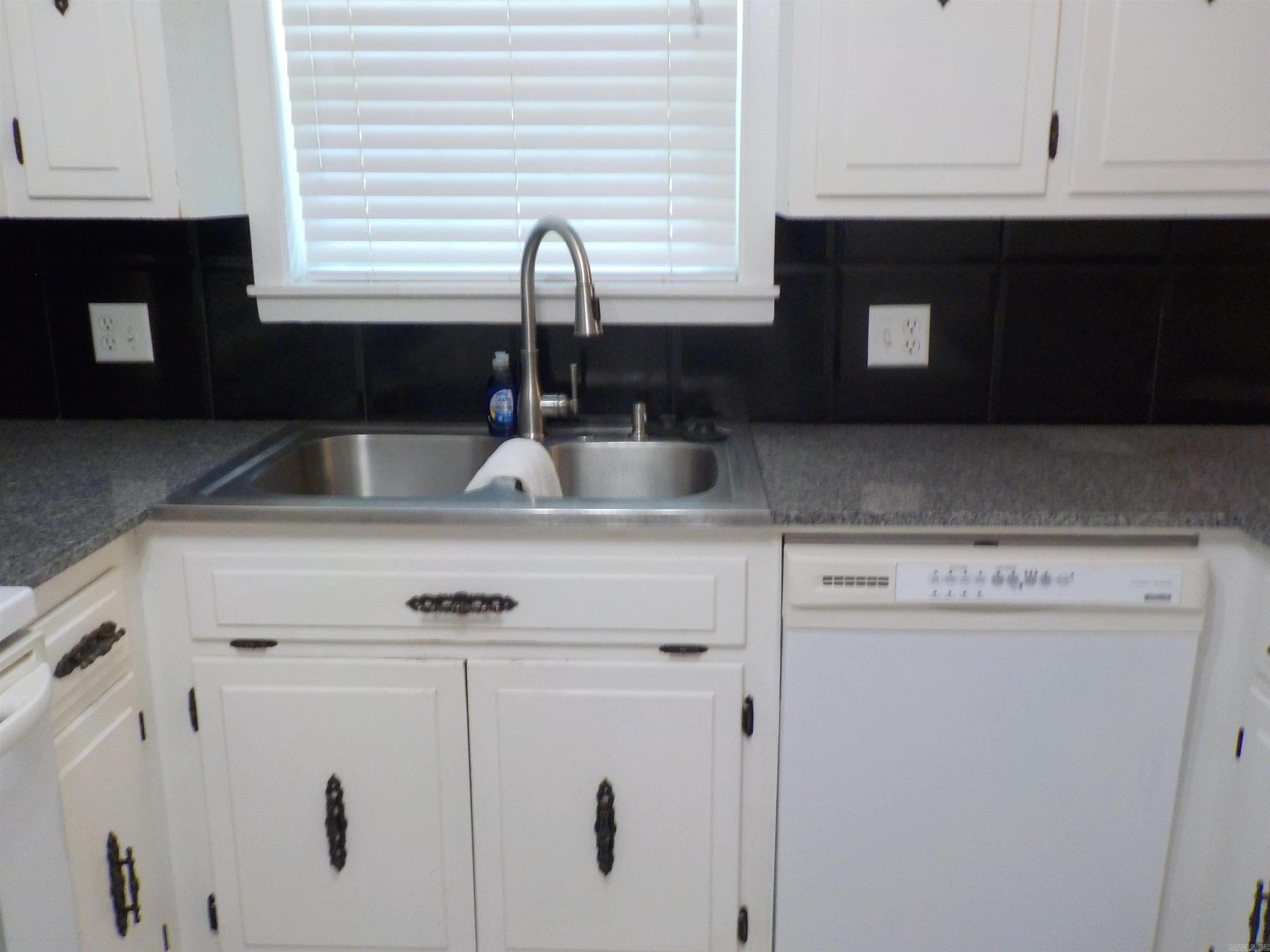 6 Baker Searcy, AR 72143