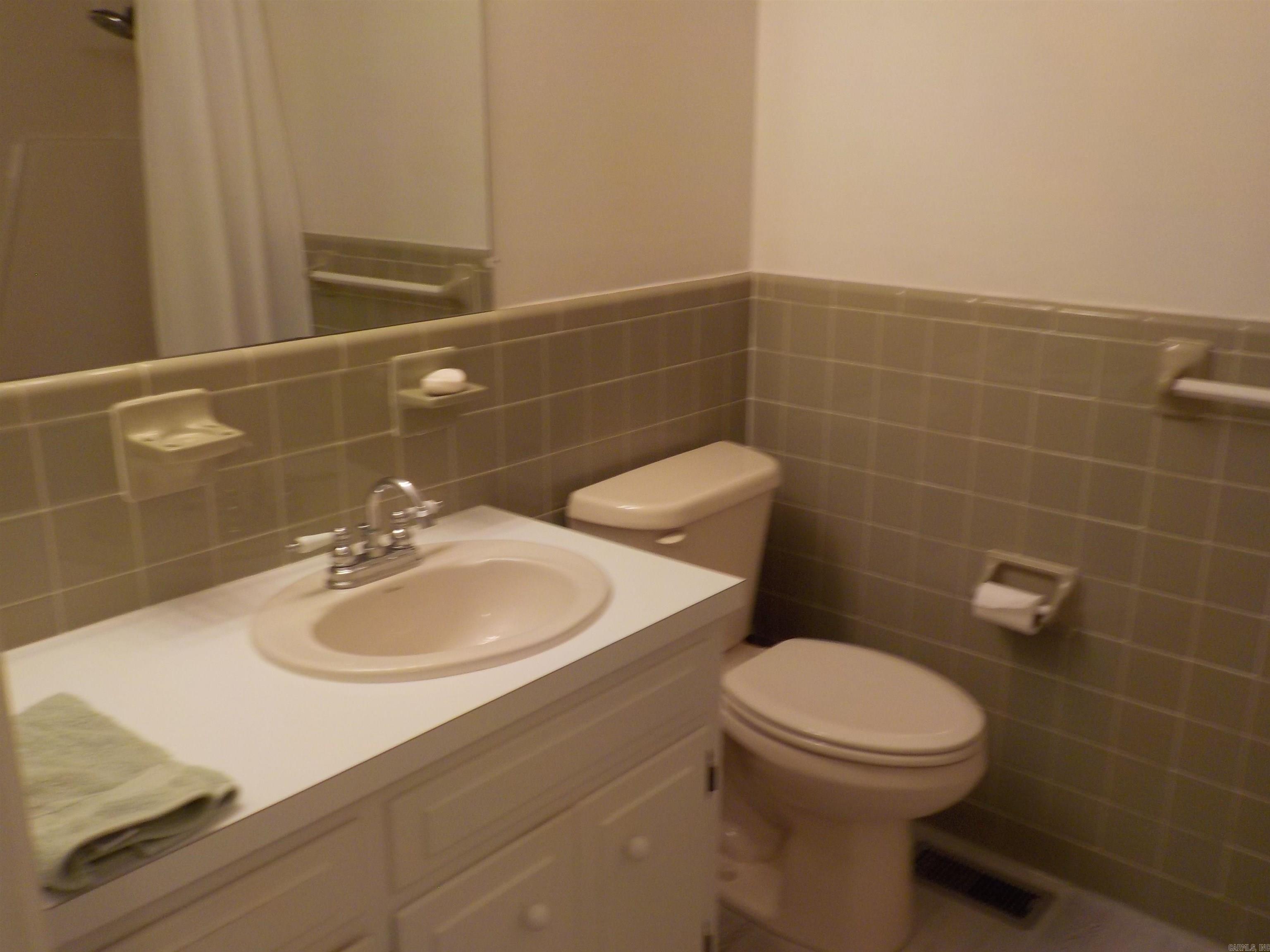 6 Baker Searcy, AR 72143