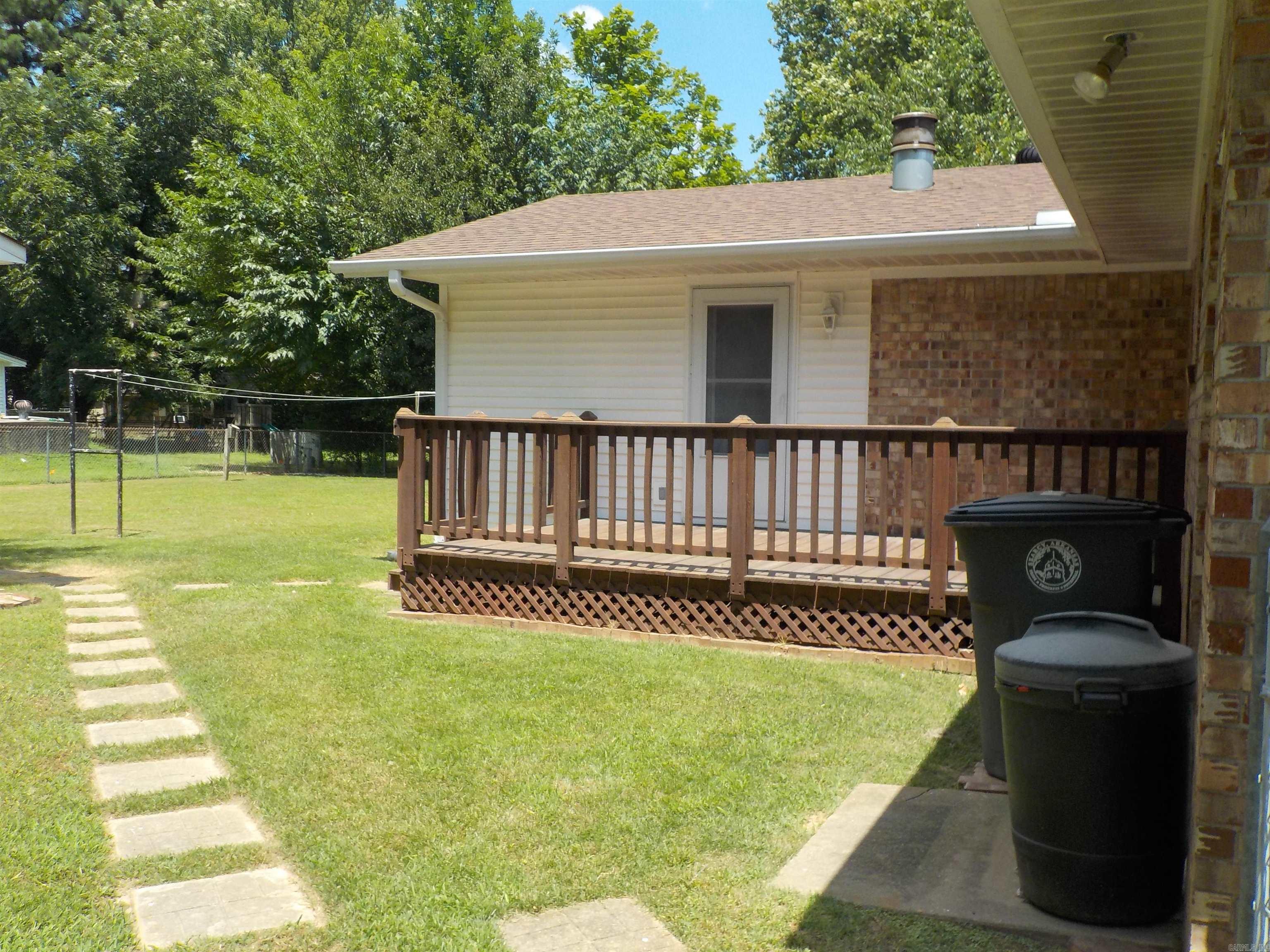 6 Baker Searcy, AR 72143