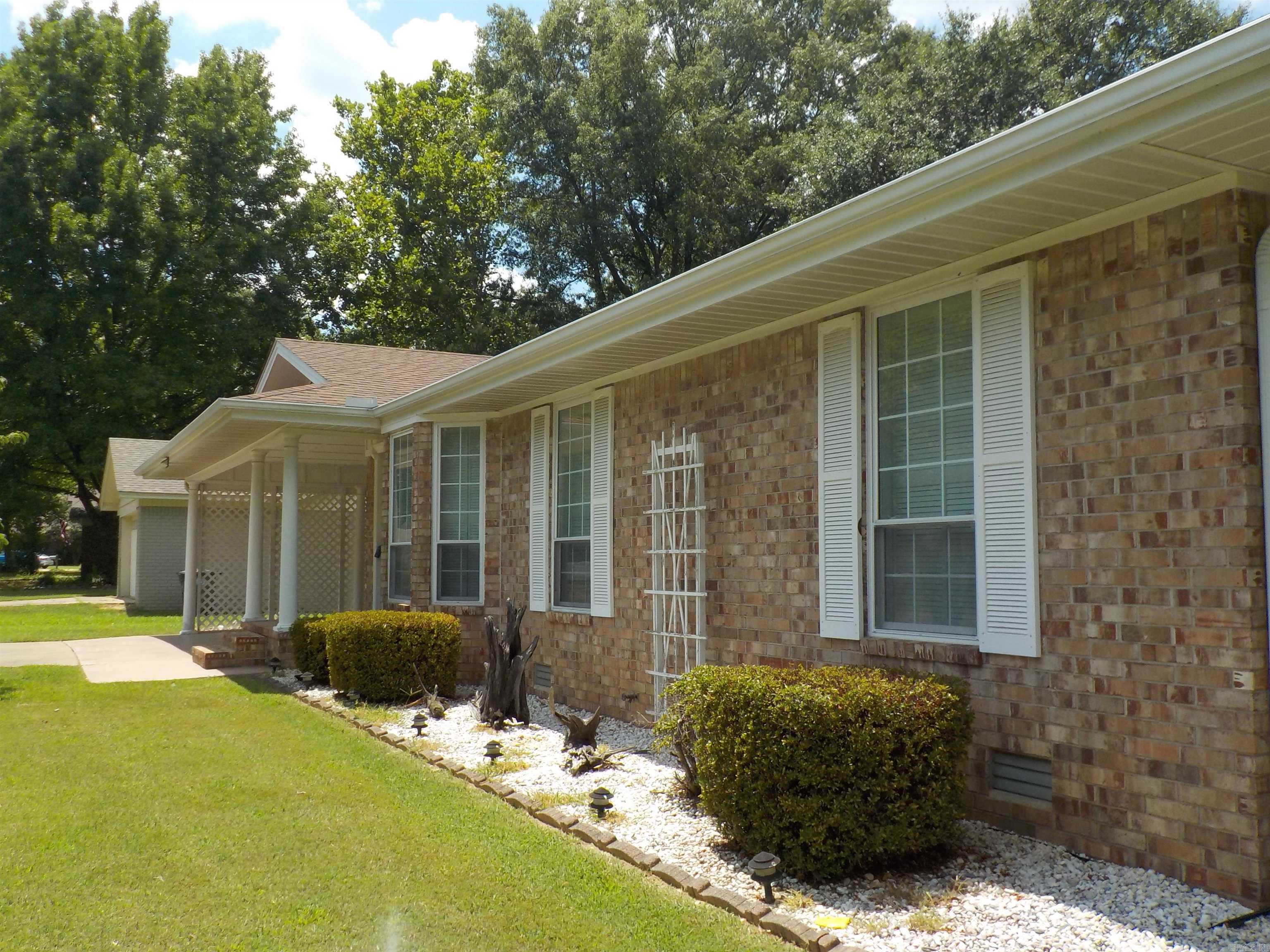 6 Baker Searcy, AR 72143