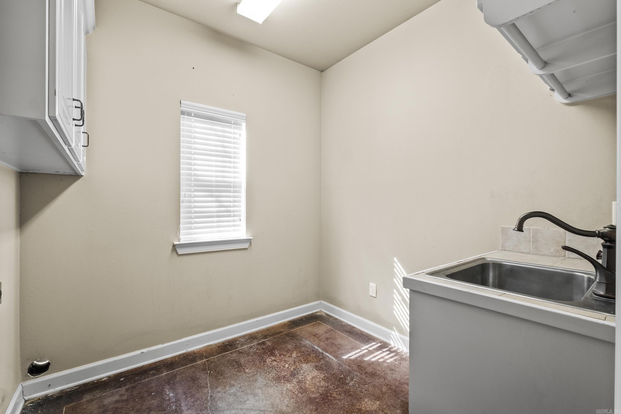 209 Round Mountain Road El Paso, AR 72045
