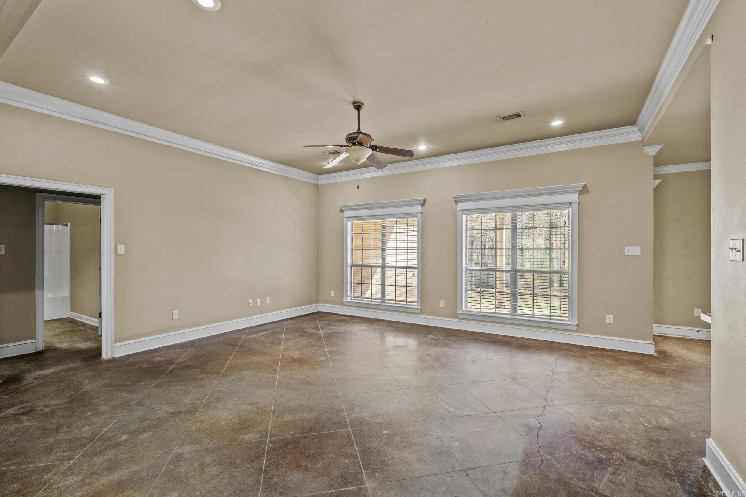 209 Round Mountain Road El Paso, AR 72045