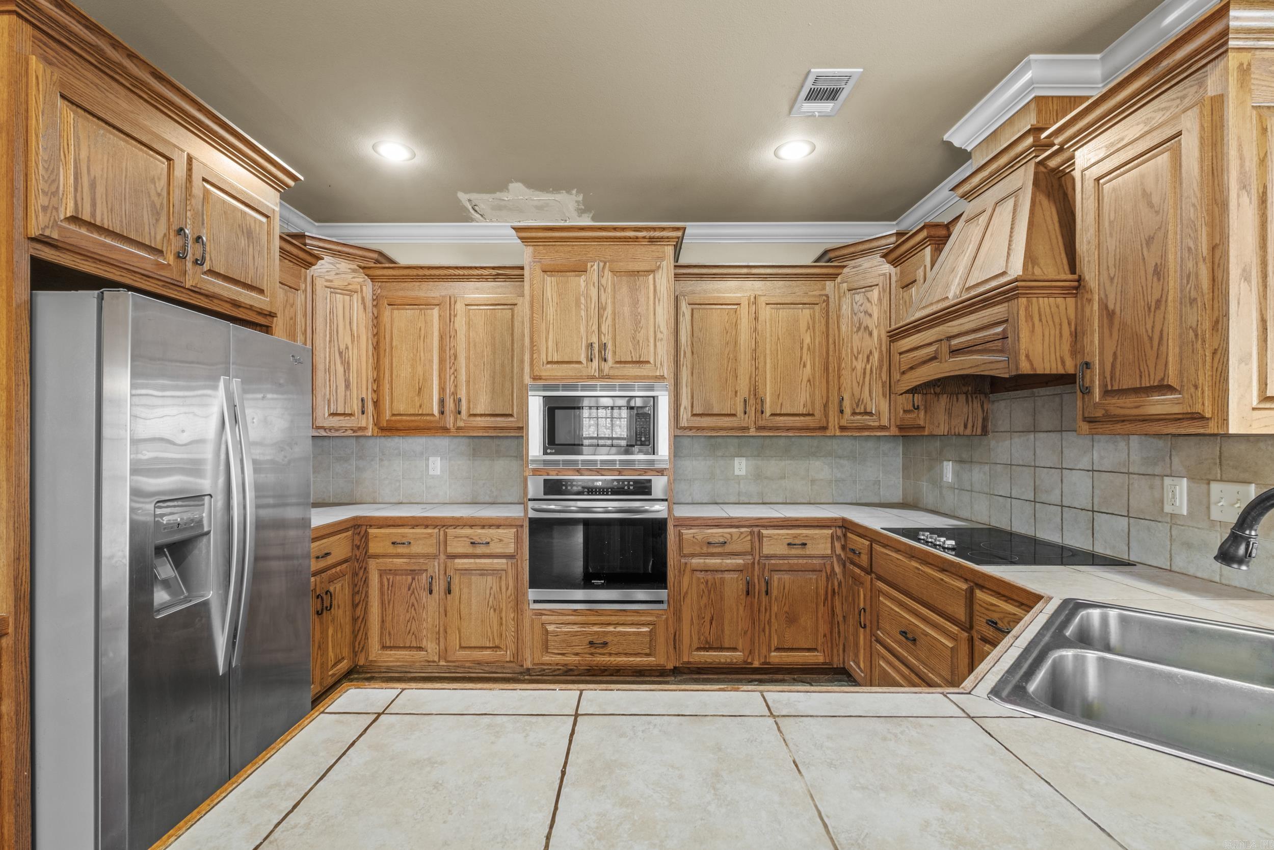 209 Round Mountain Road El Paso, AR 72045