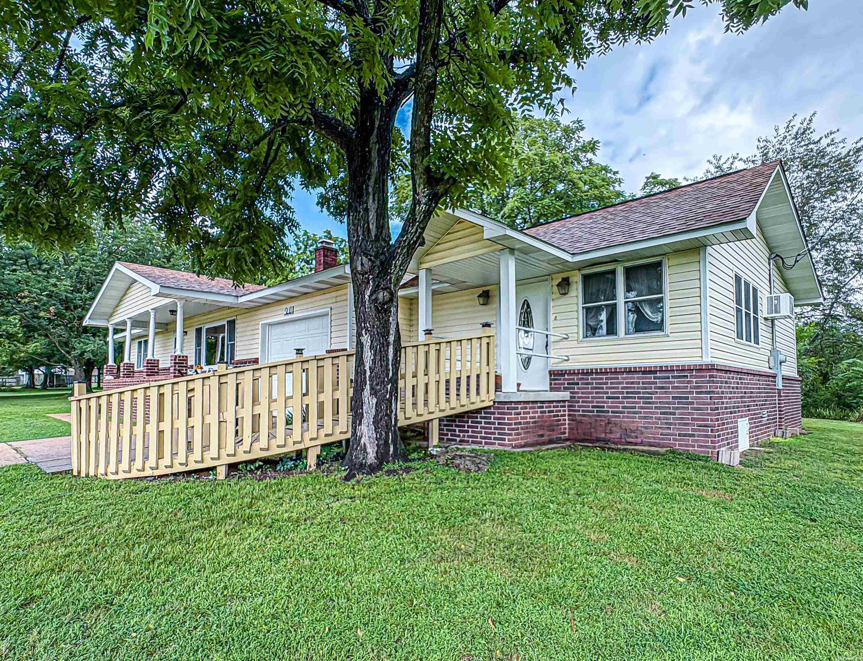 24 Cherry Street Yellville, AR 72687