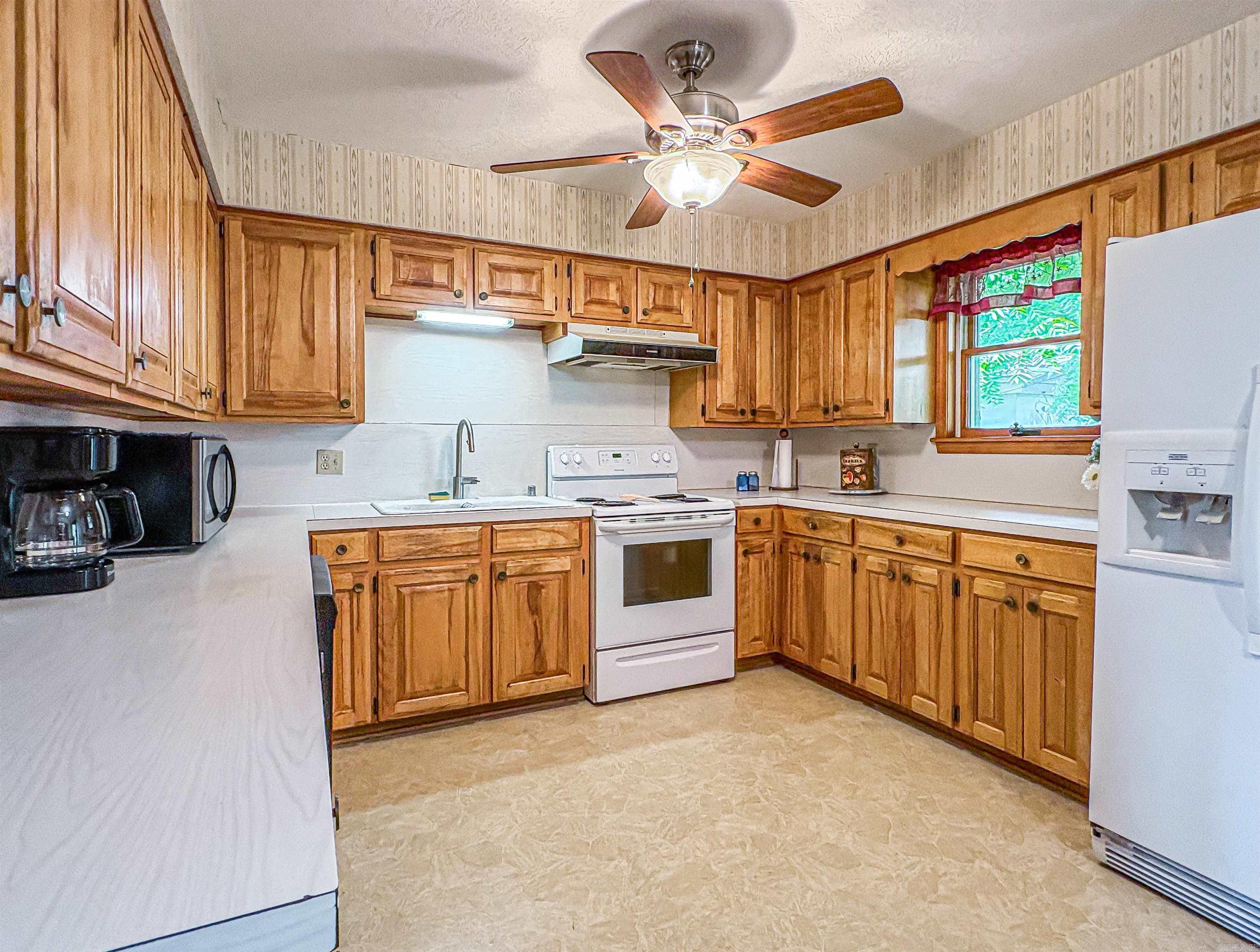 24 Cherry Street Yellville, AR 72687
