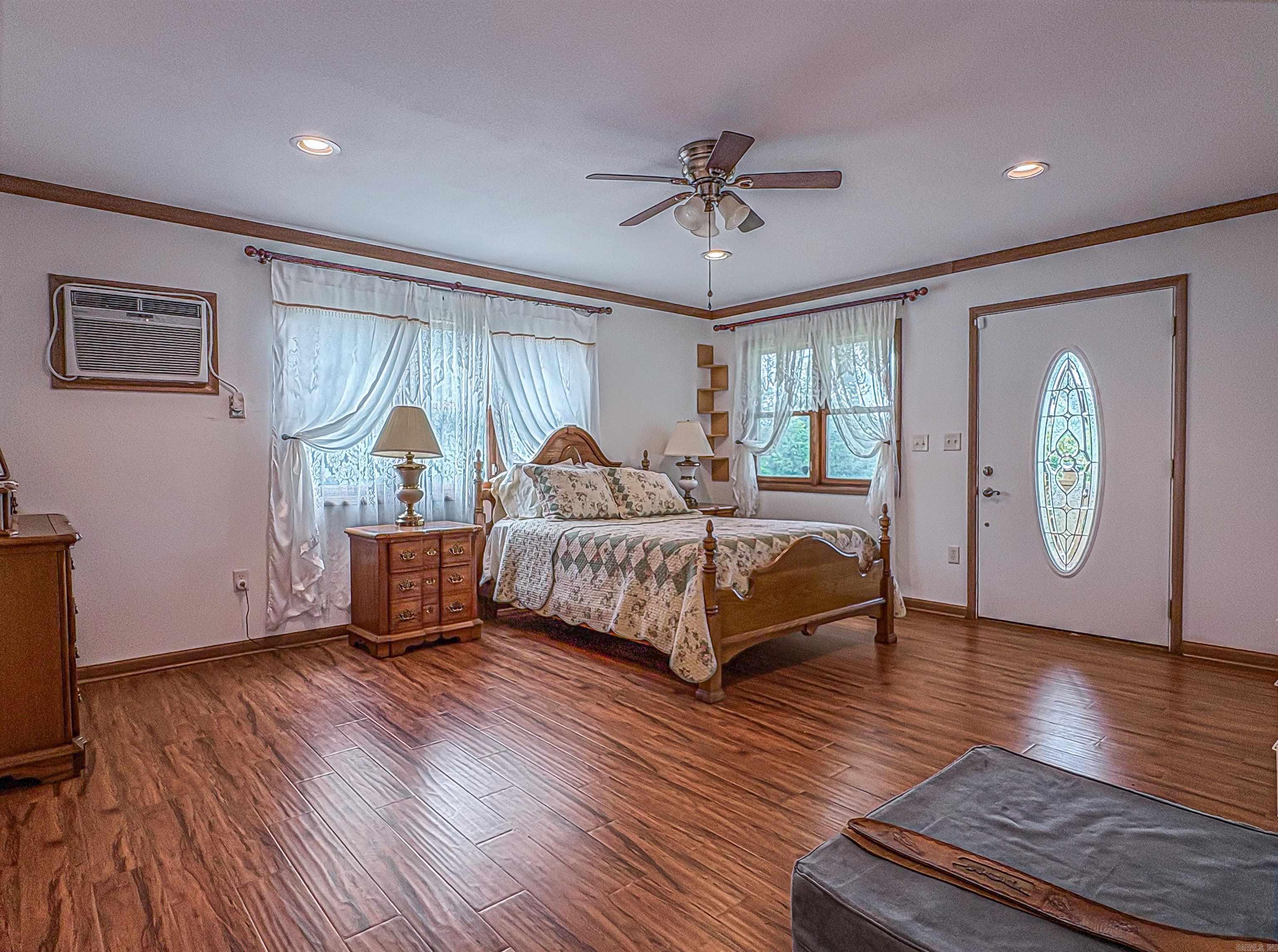 24 Cherry Street Yellville, AR 72687
