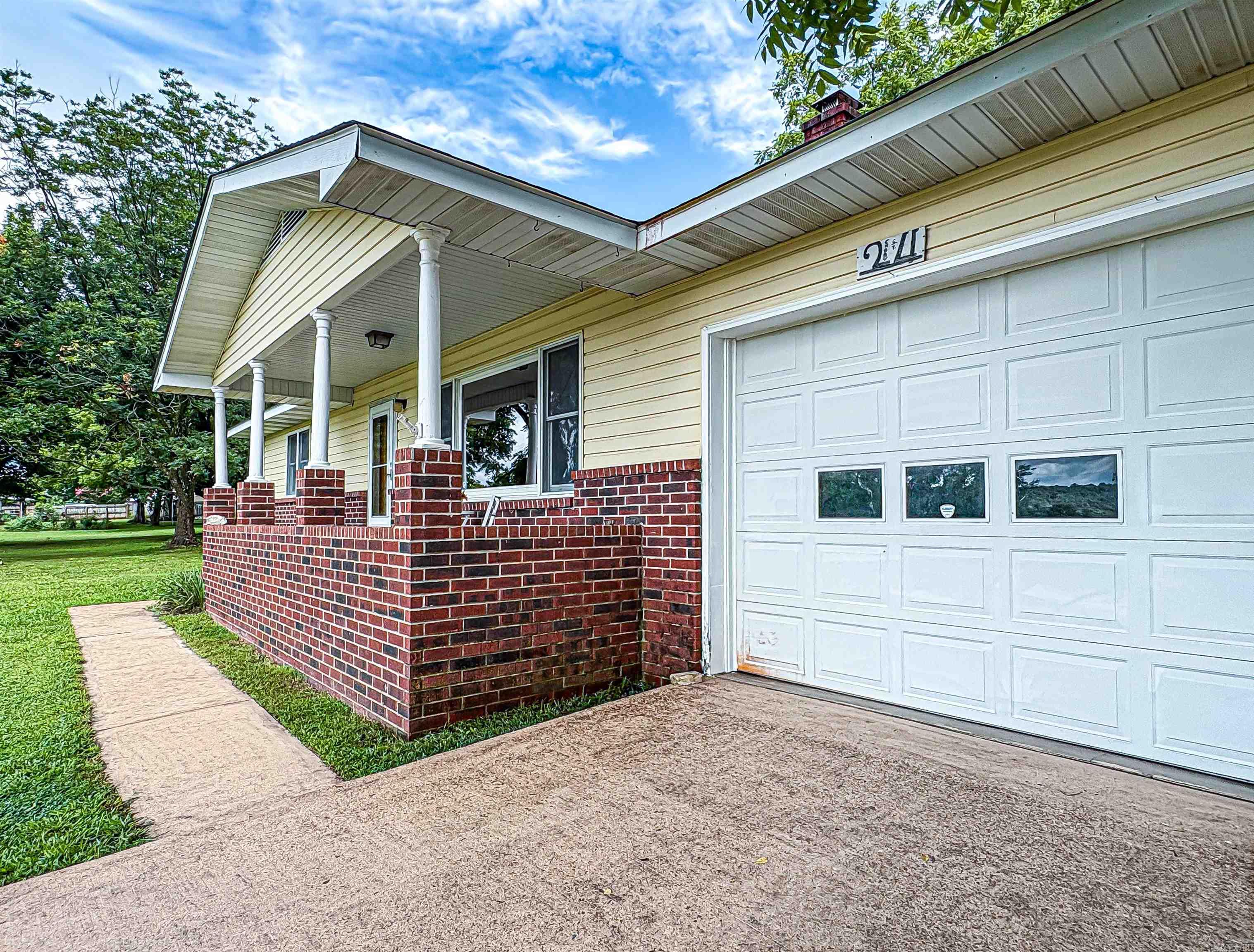 24 Cherry Street Yellville, AR 72687