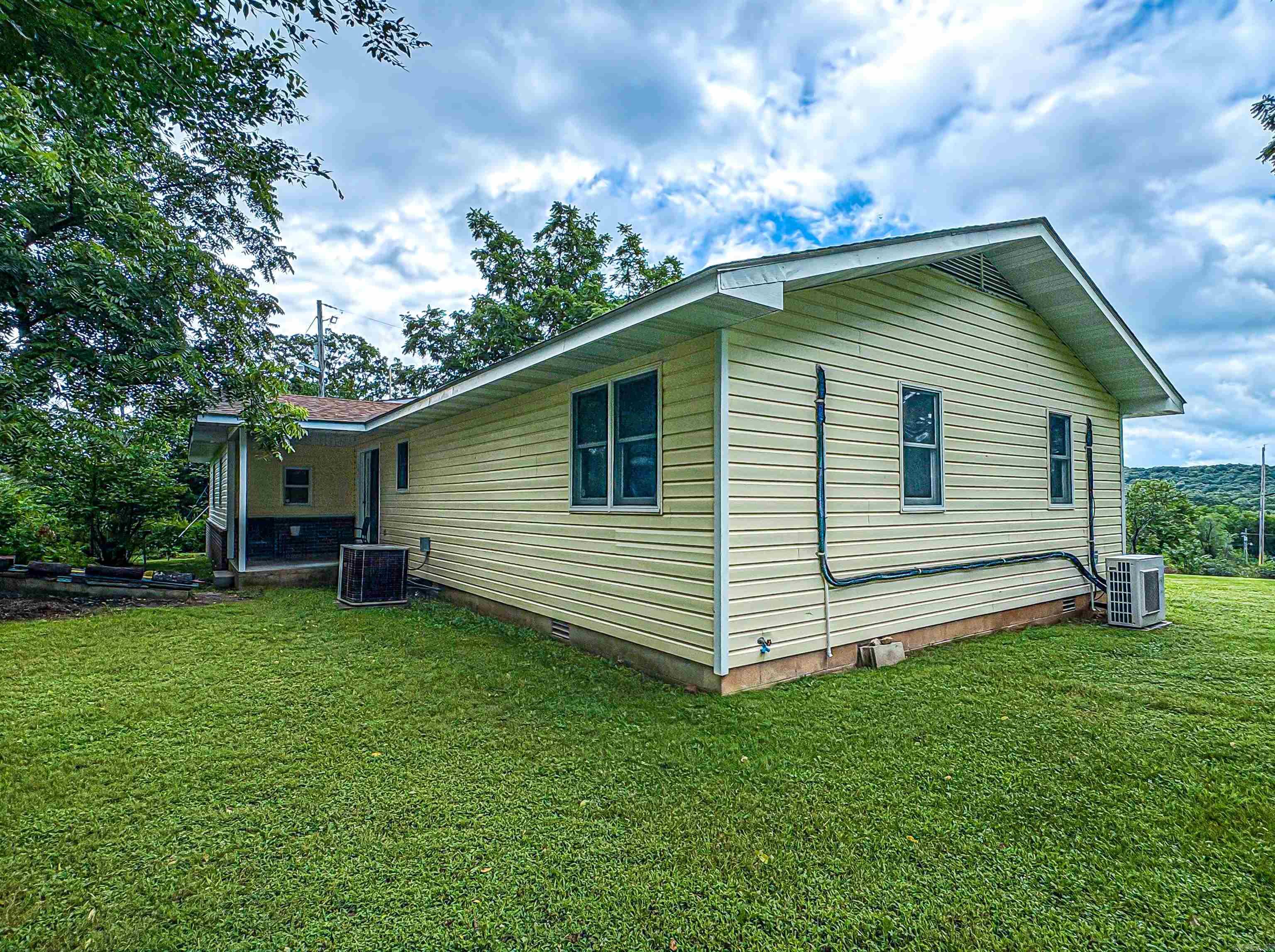 24 Cherry Street Yellville, AR 72687