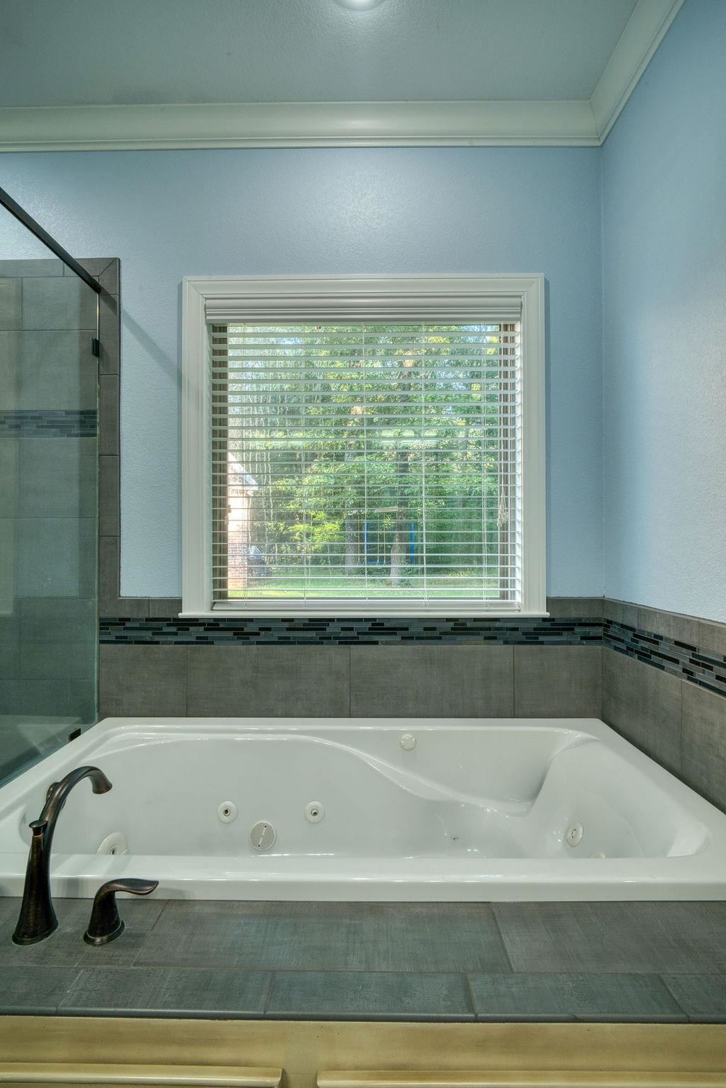 3501 Burdyshaw Jonesboro, AR 72405