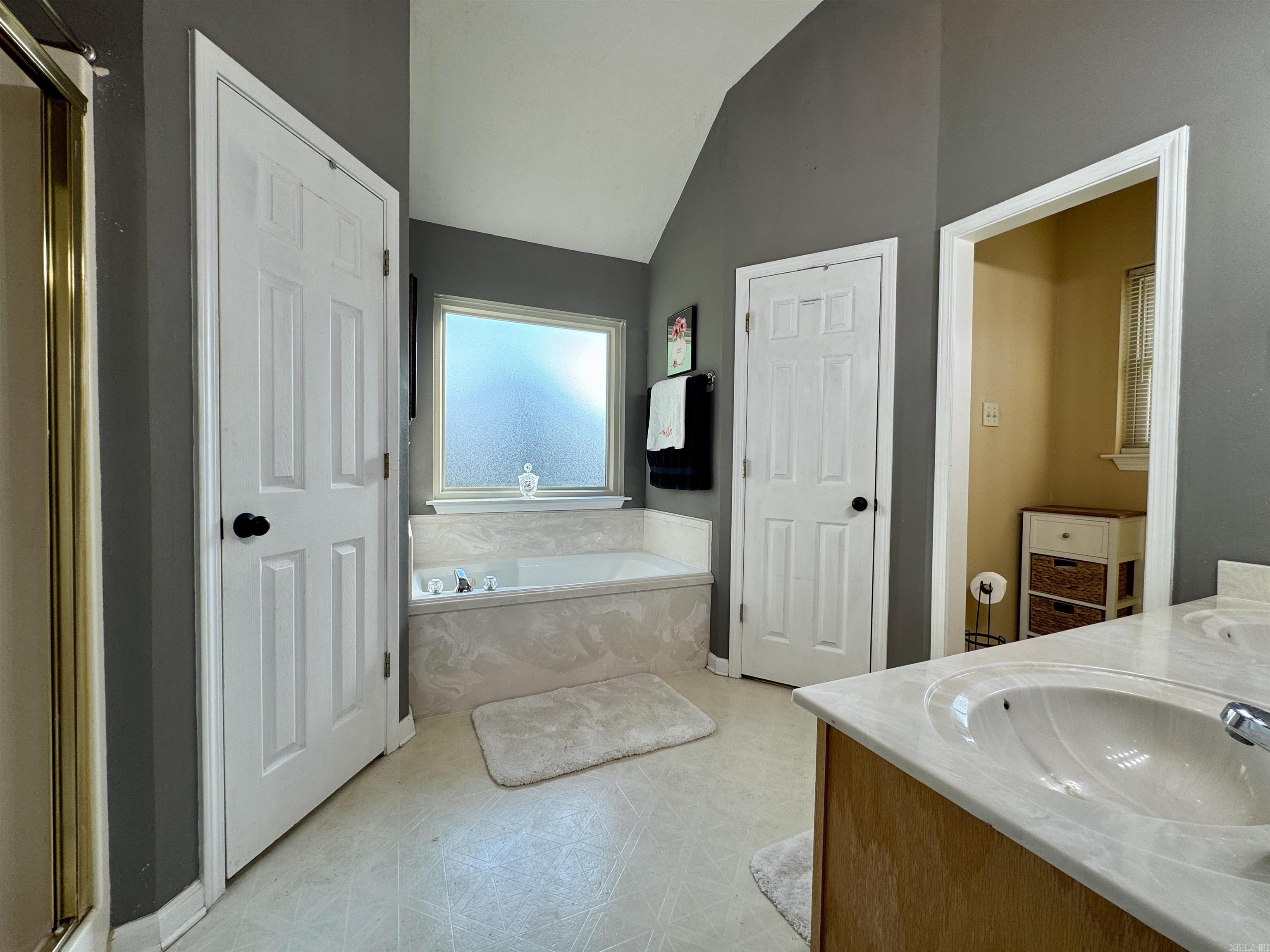 69 E Main Street  Greenbrier, AR