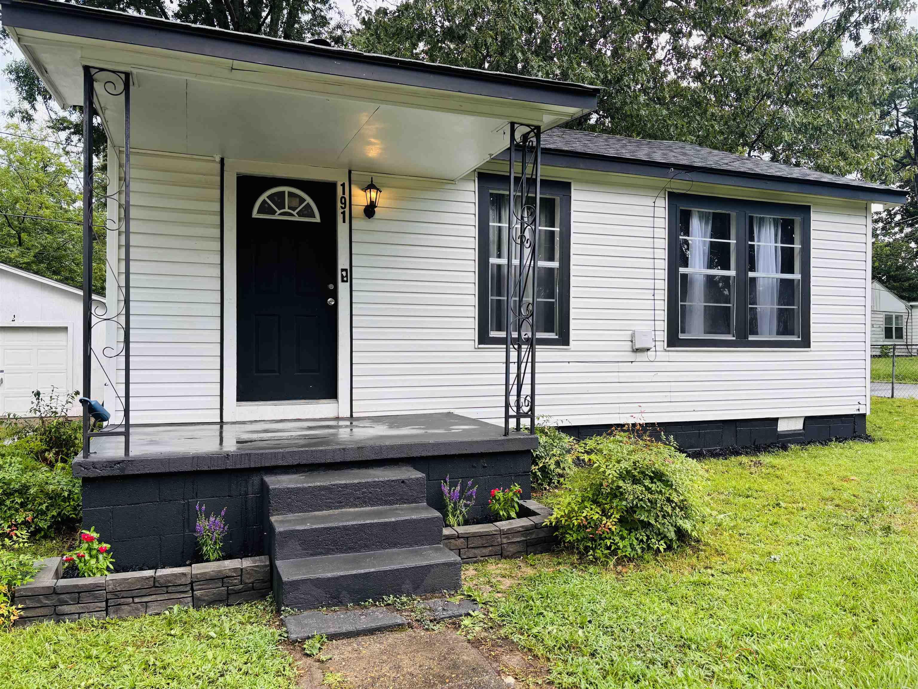 191 Roosevelt Rd
