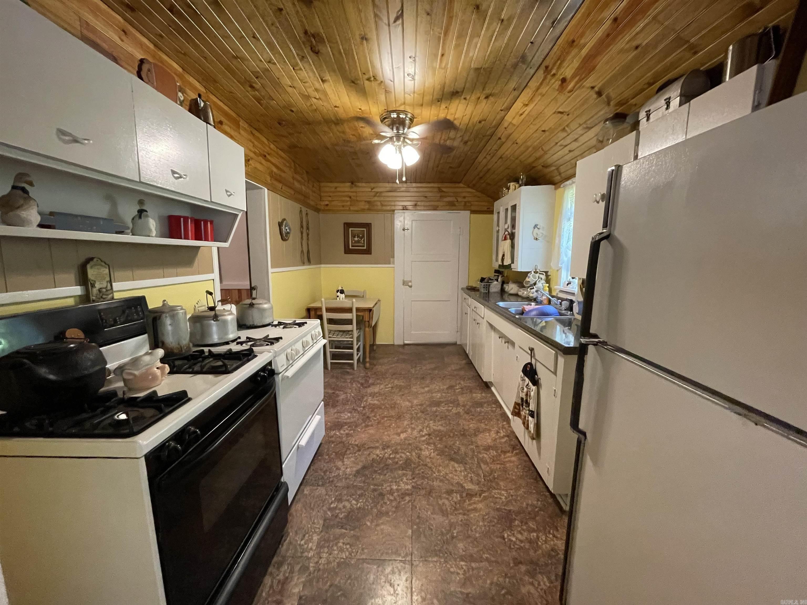 1422 Grant 77  Sheridan, AR