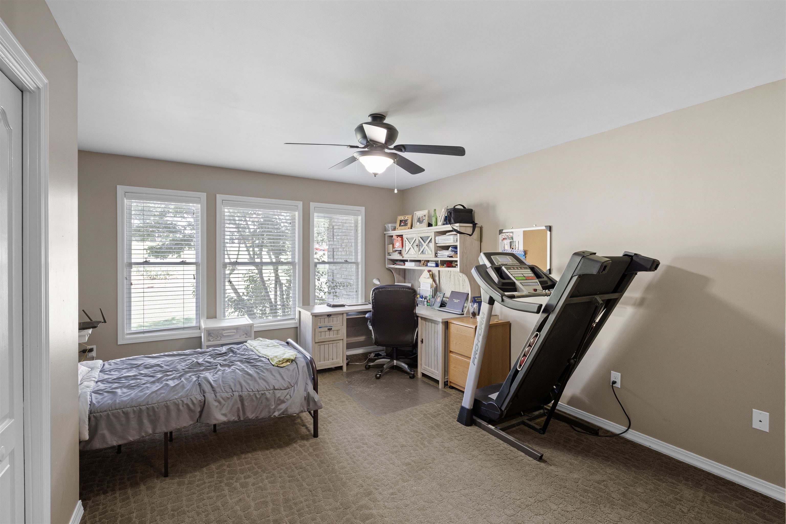 1506 Lands End Pt S  Russellville, AR