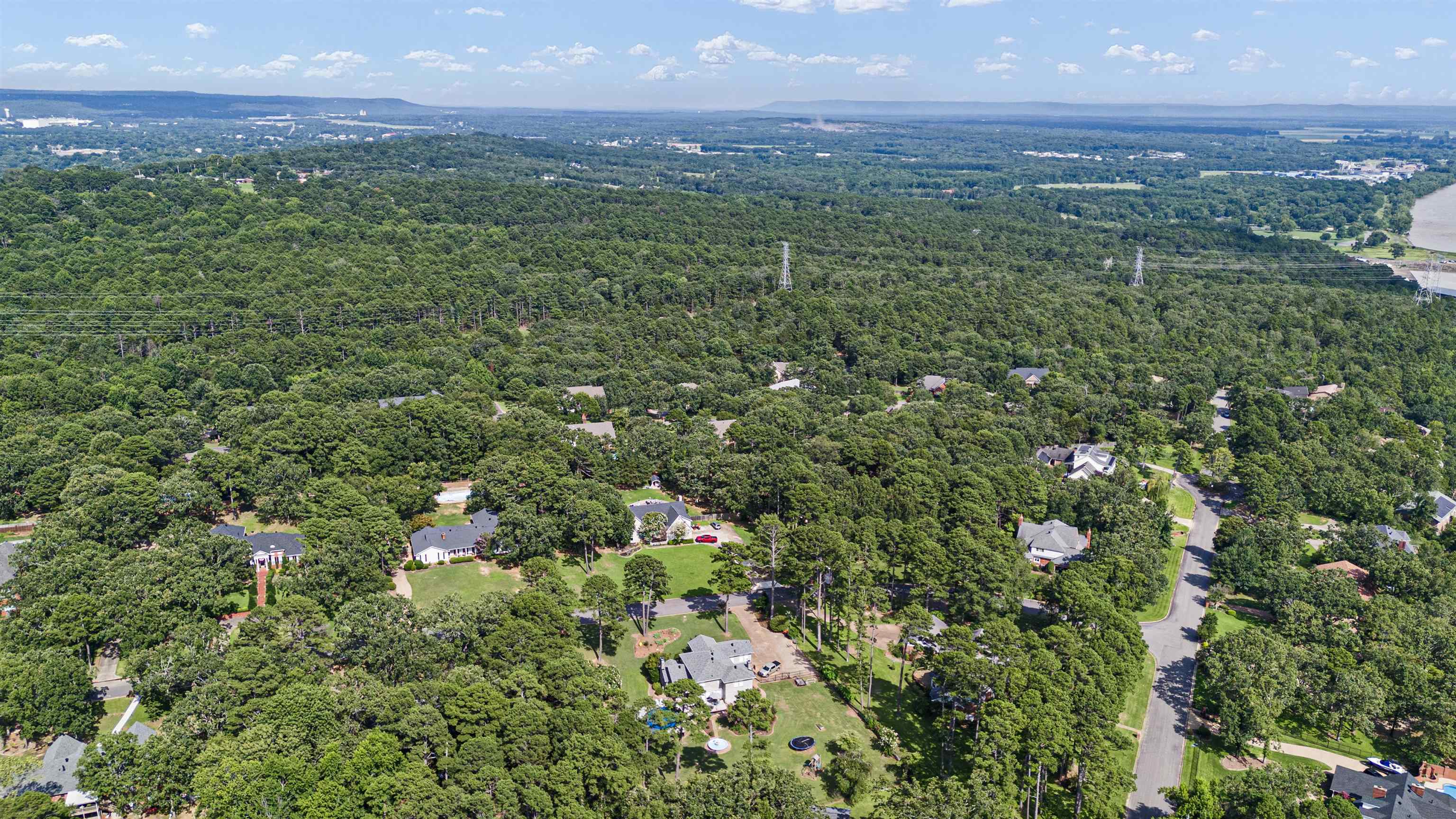 1506 Lands End Pt S  Russellville, AR