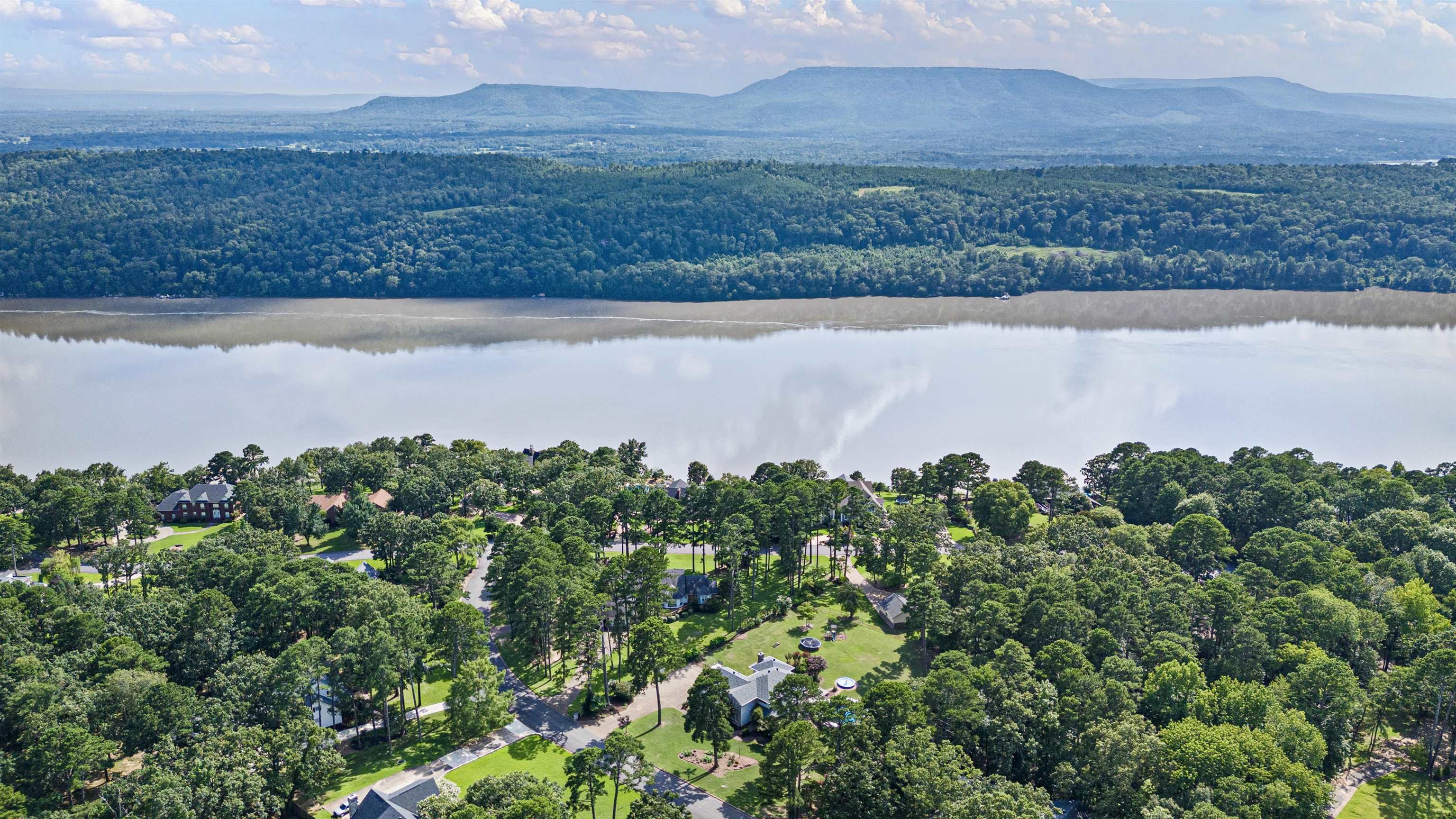 1506 Lands End Pt S  Russellville, AR