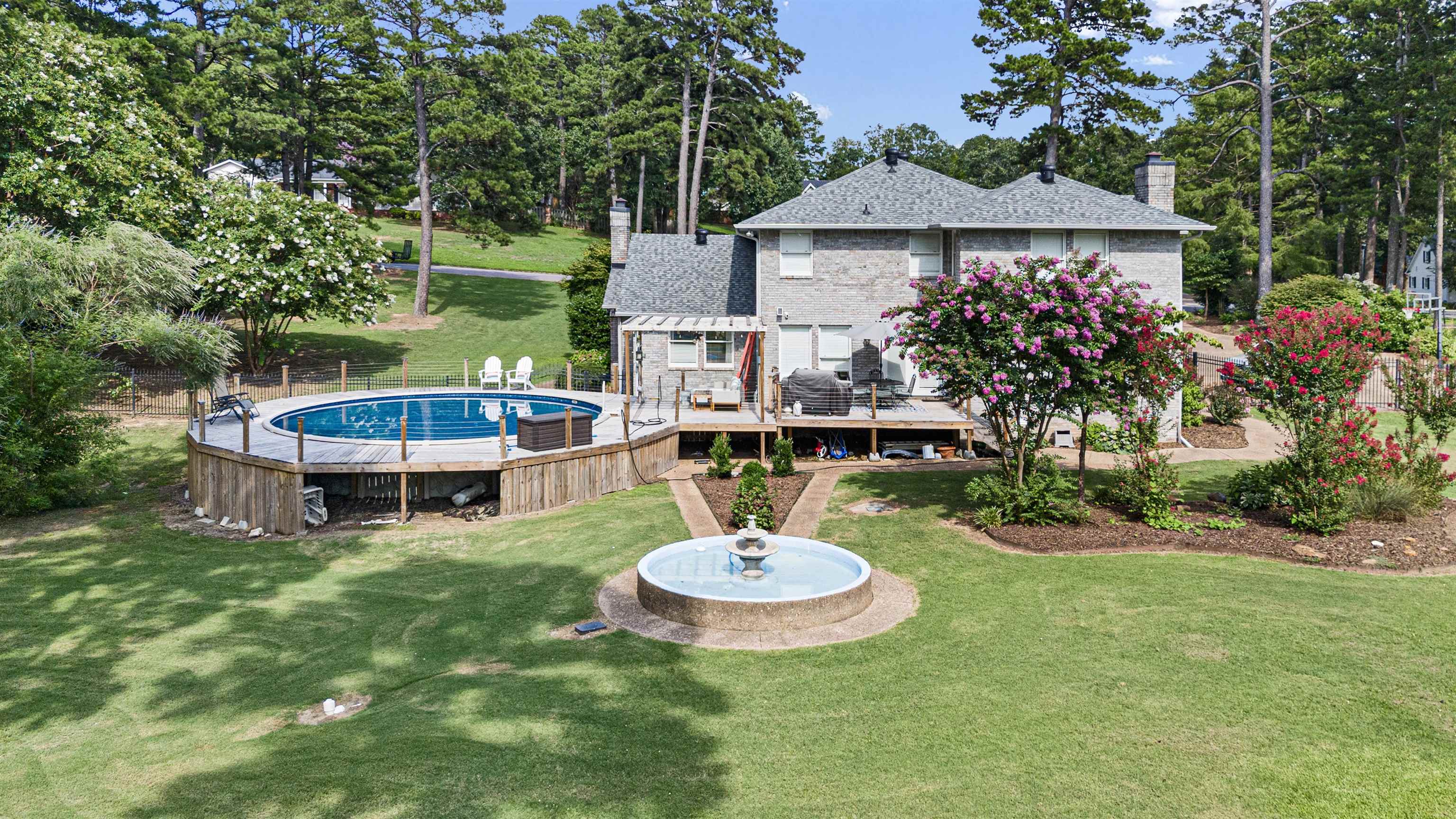 1506 Lands End Pt S  Russellville, AR