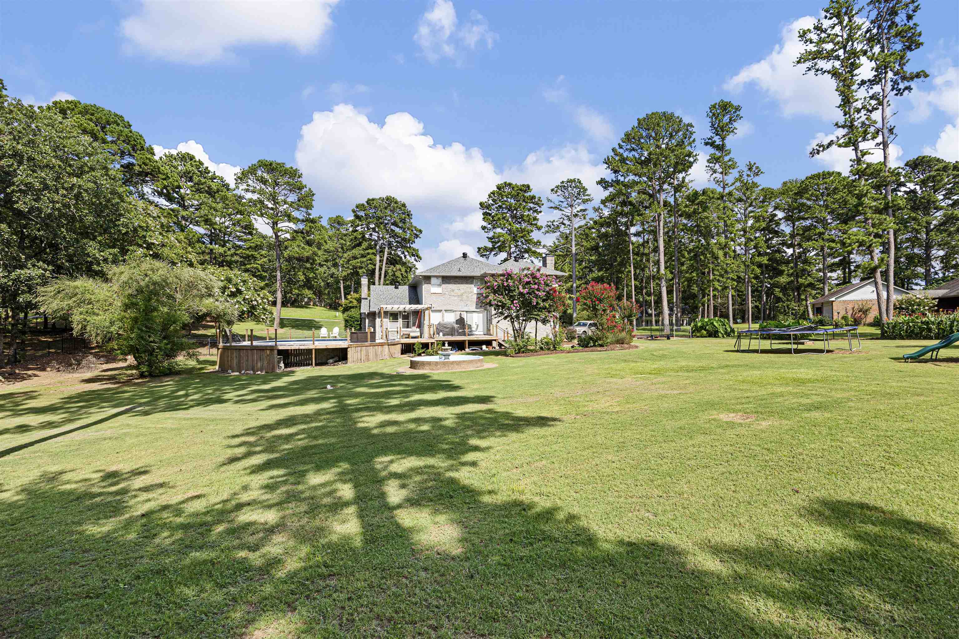 1506 Lands End Pt S  Russellville, AR