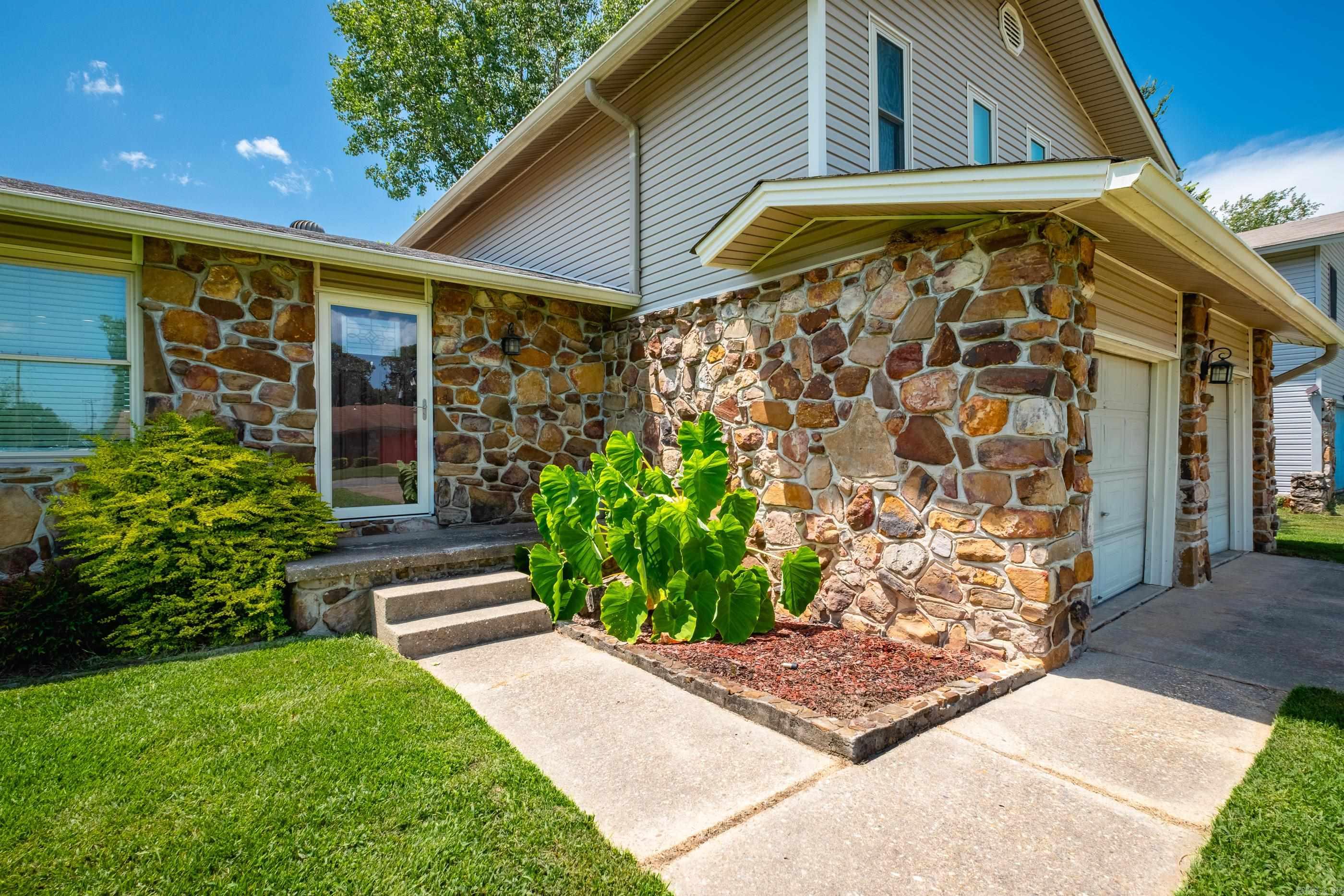 1 Spring Grove  Sherwood, AR