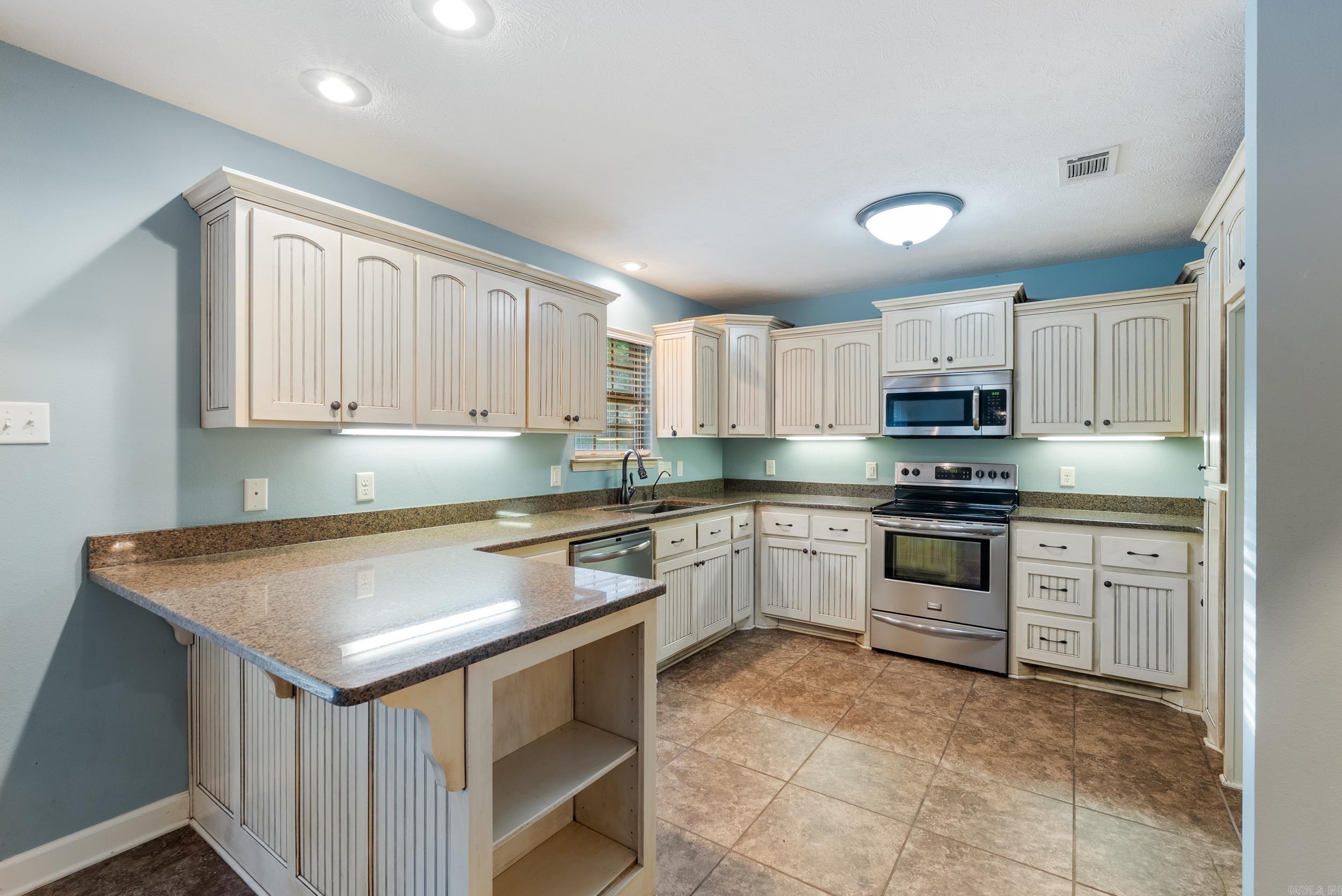 14 Weatherwood  Greenbrier, AR