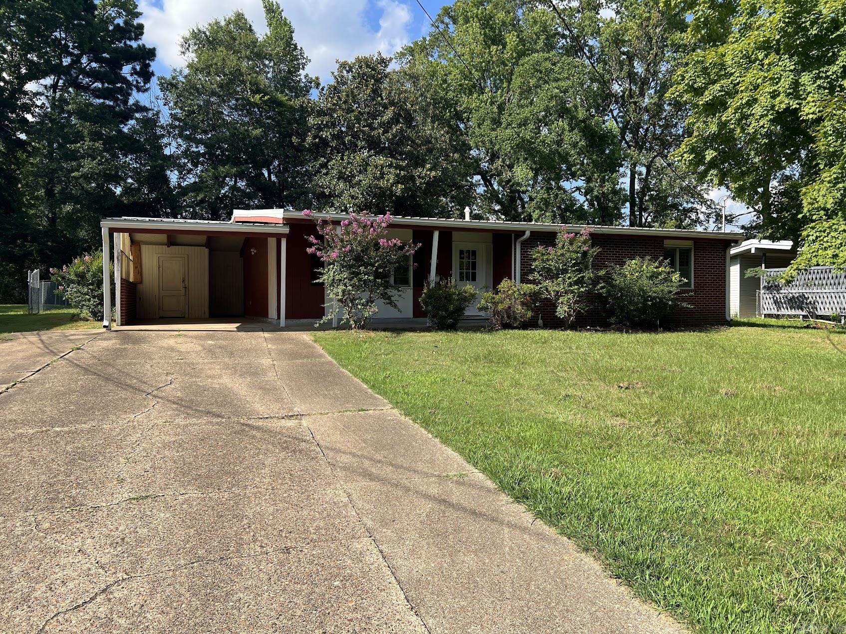 1812 Sylvia  Arkadelphia, AR