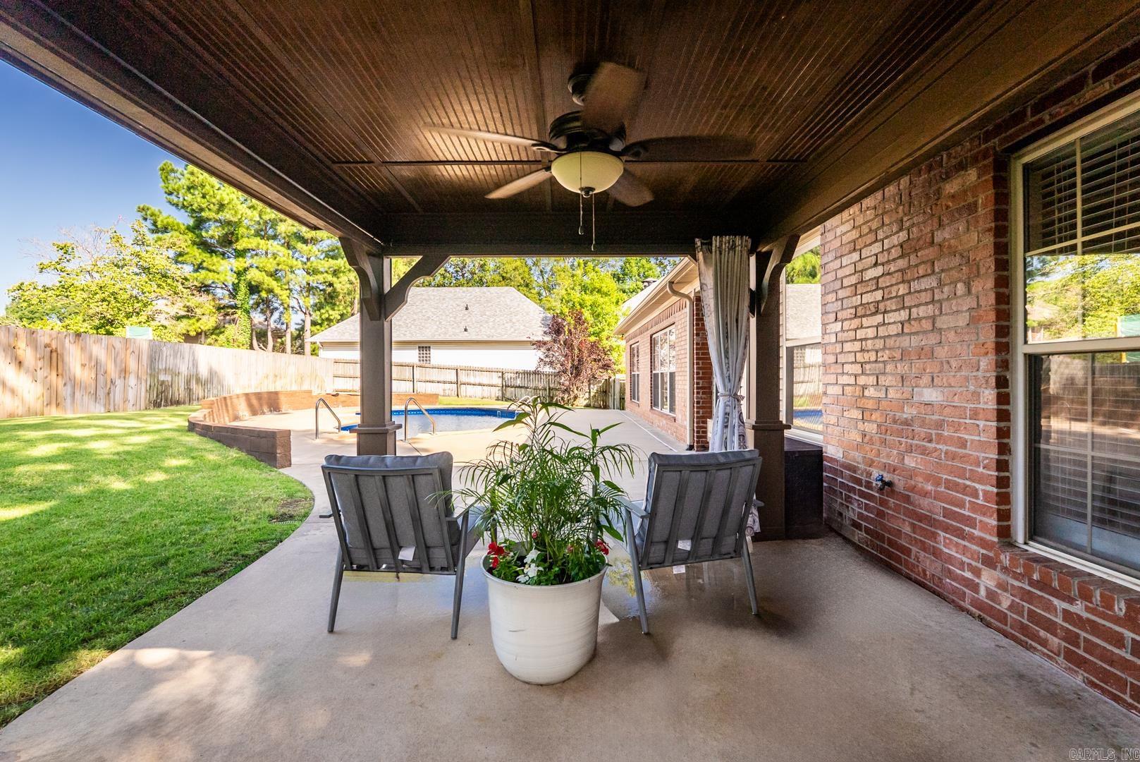 40 Belle River Cir  Maumelle, AR