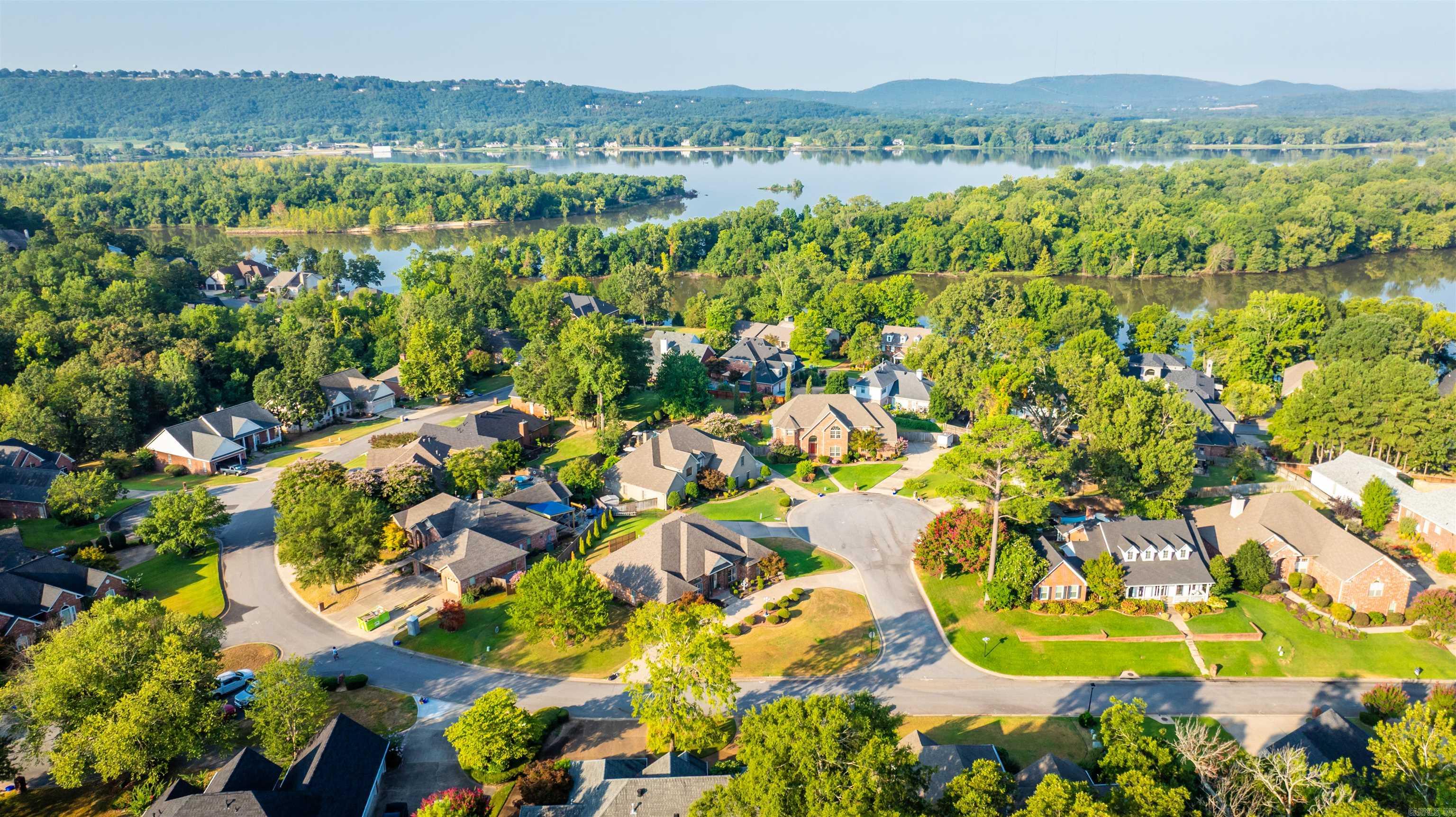 40 Belle River Cir  Maumelle, AR