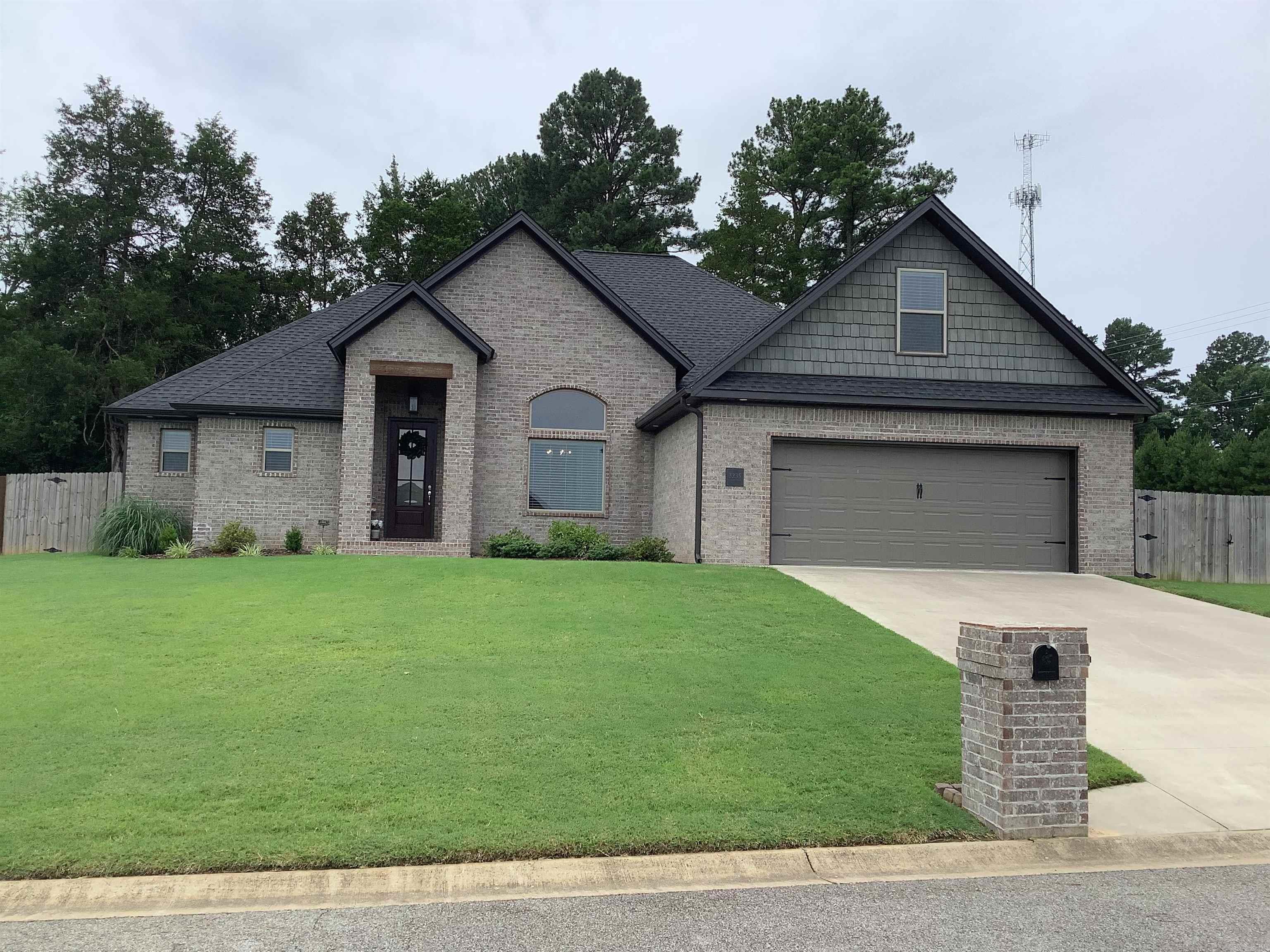 3235 Sugar Creek  Searcy, AR