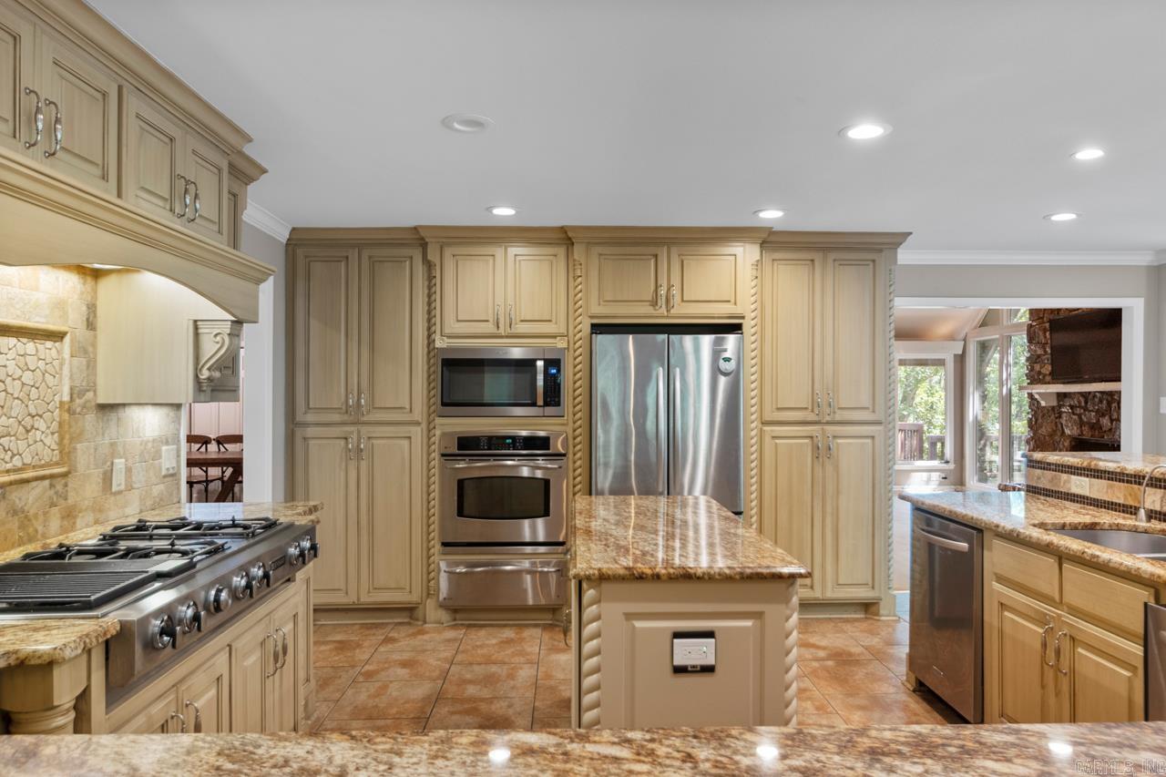 15 Saint Charles  Little Rock, AR