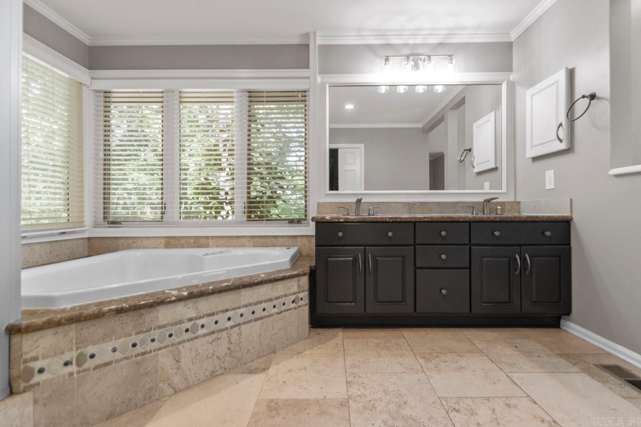 15 Saint Charles  Little Rock, AR