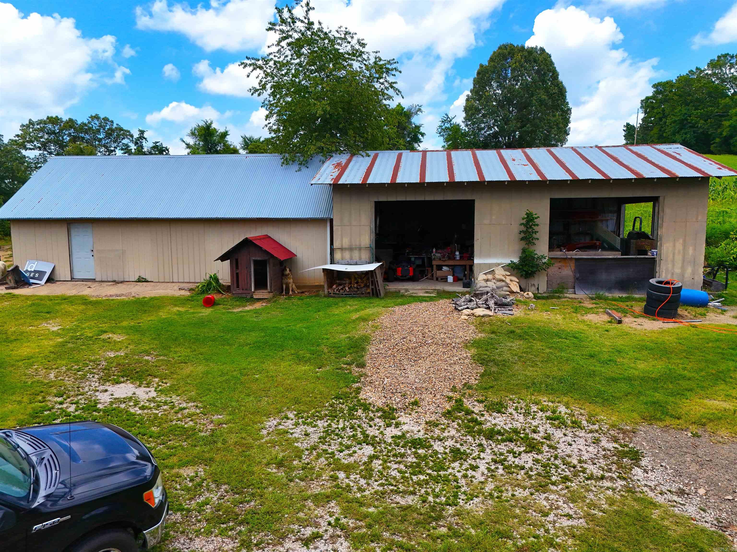 352 King Road Gillham, AR 71841