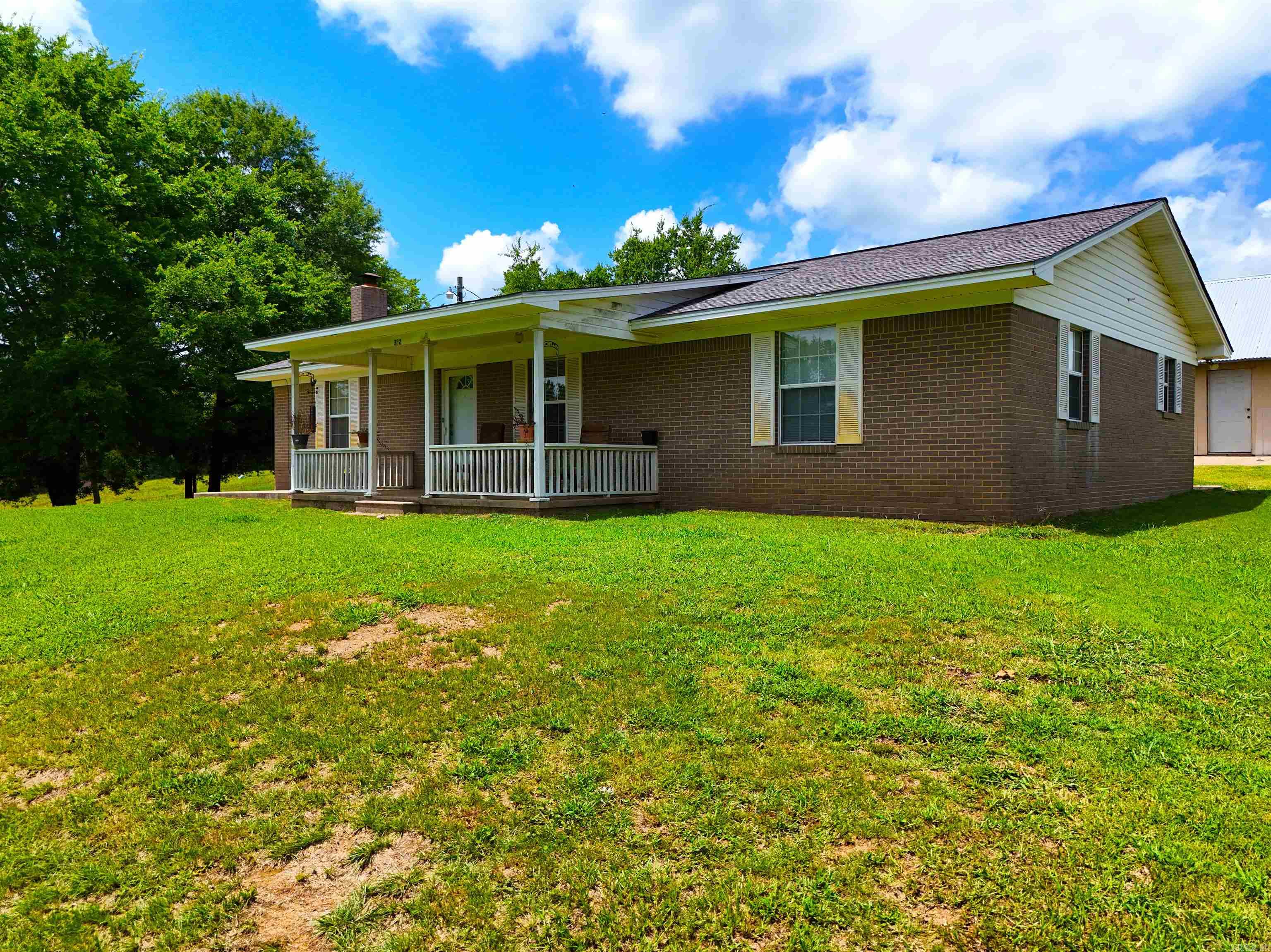 352 King Road Gillham, AR 71841