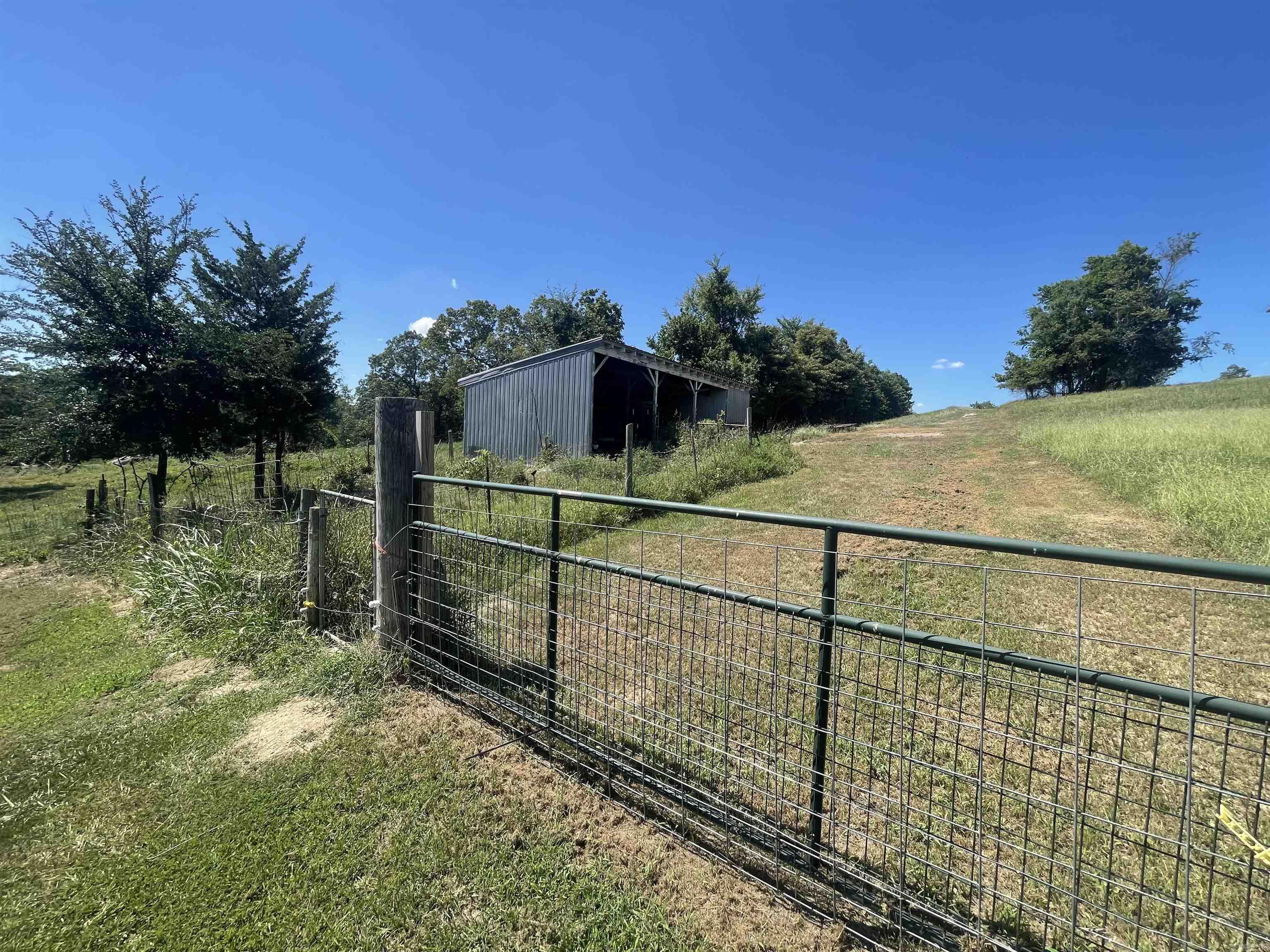 352 King Road Gillham, AR 71841