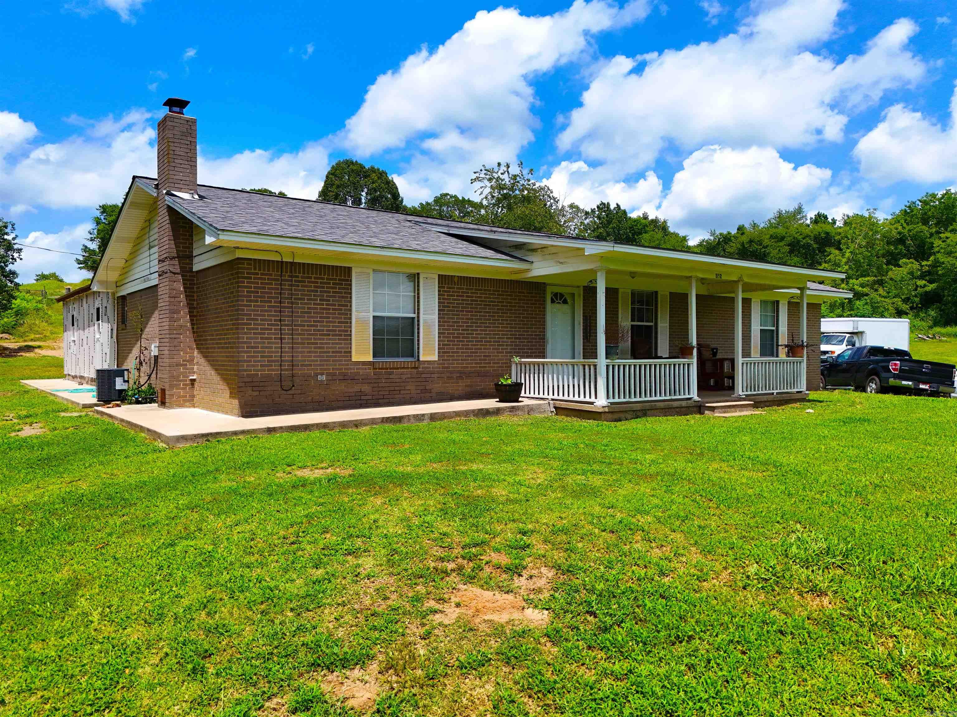 352 King Road Gillham, AR 71841